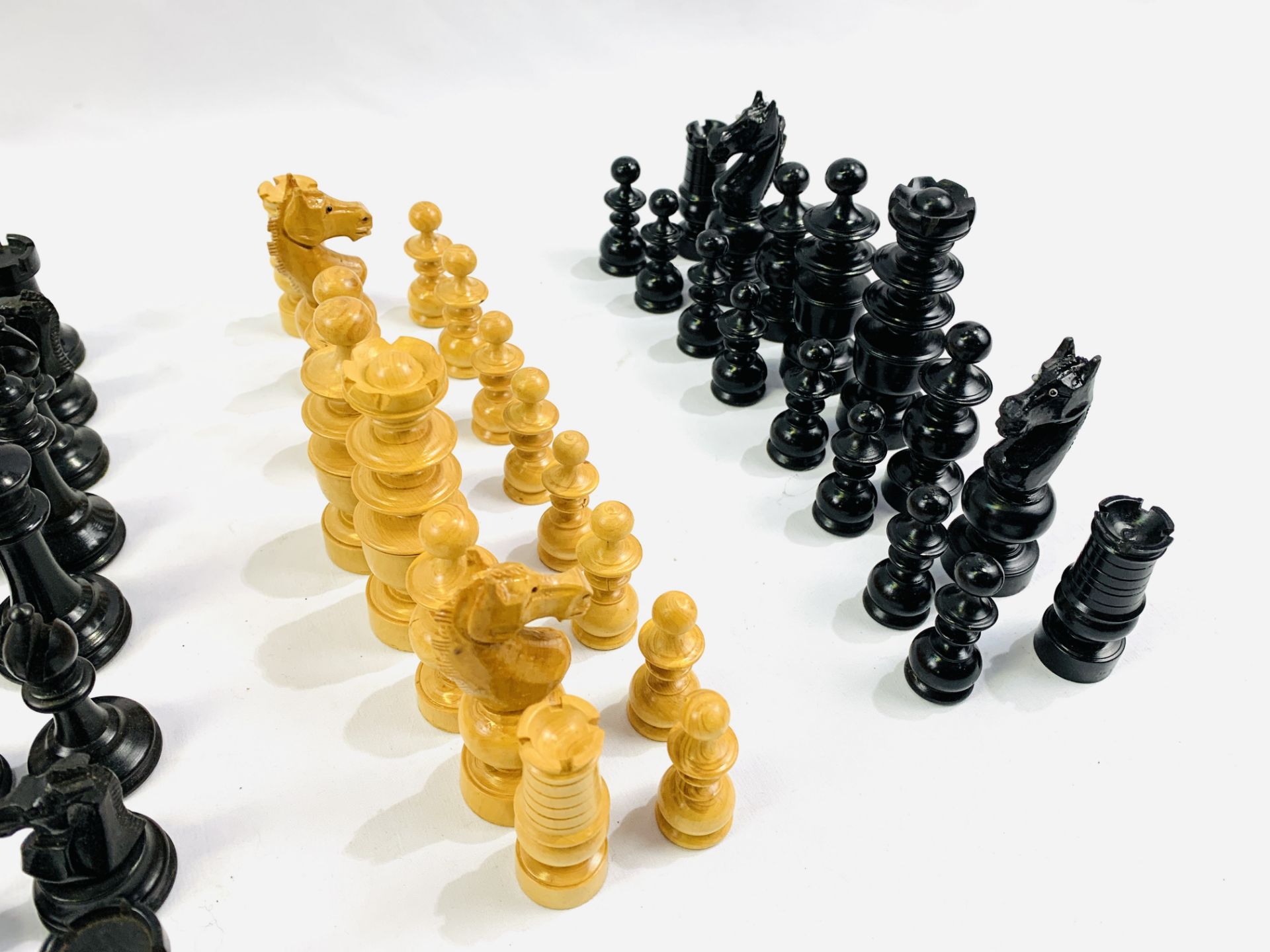 Two boxwood chess sets - Bild 2 aus 9