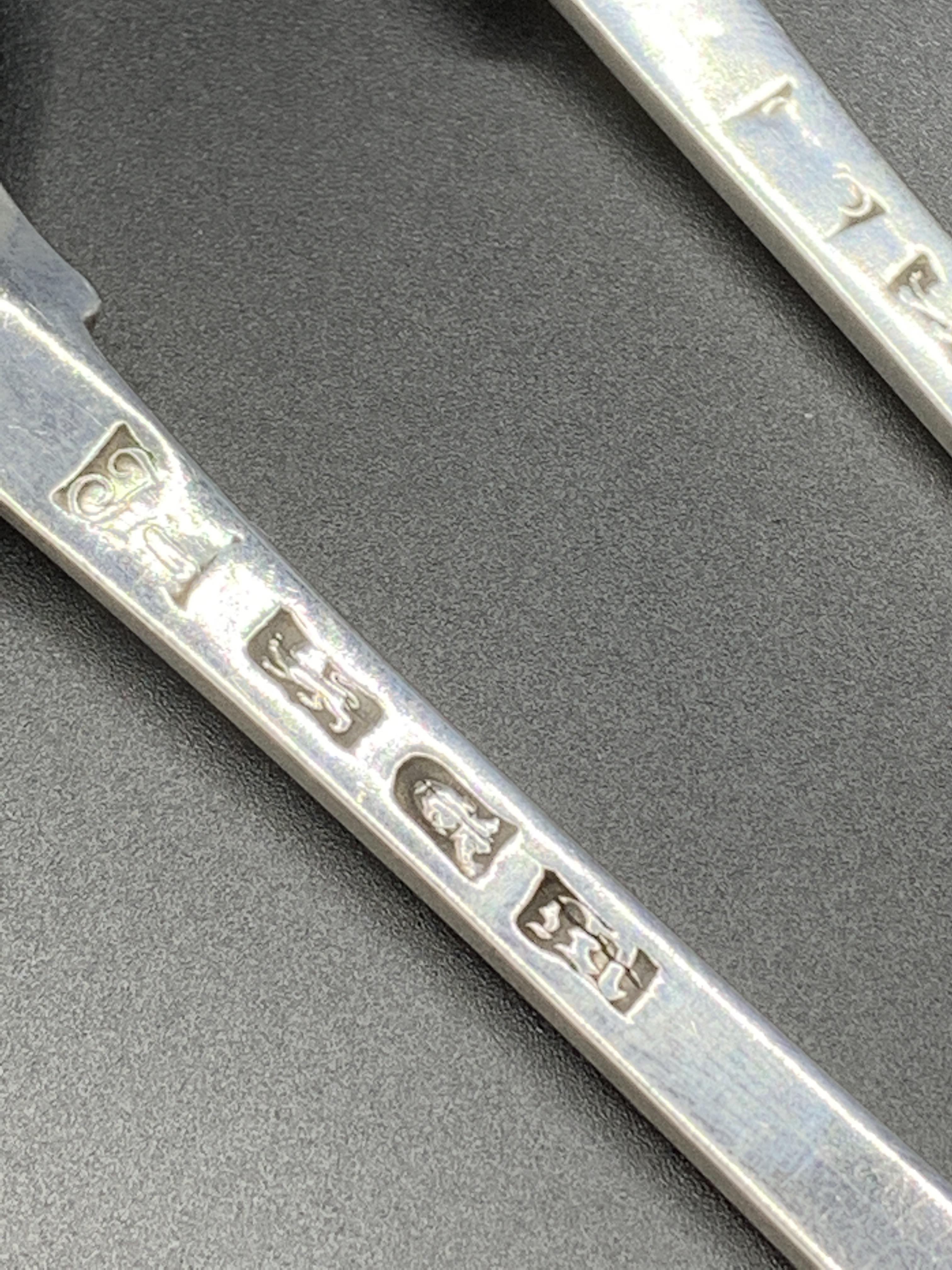 A pair of mid-18th century fiddle pattern silver table spoons - Image 3 of 3