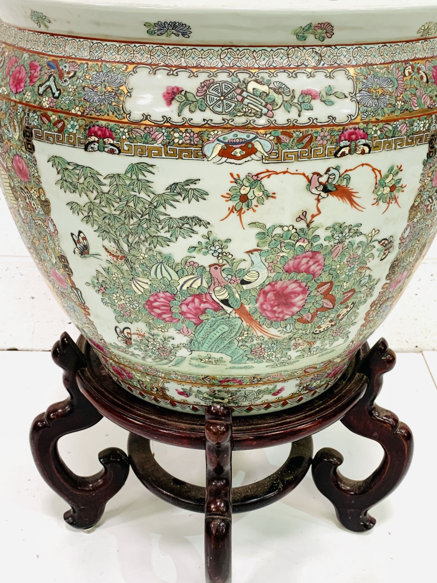 Large Canton famille rose bowl on stand - Image 4 of 5