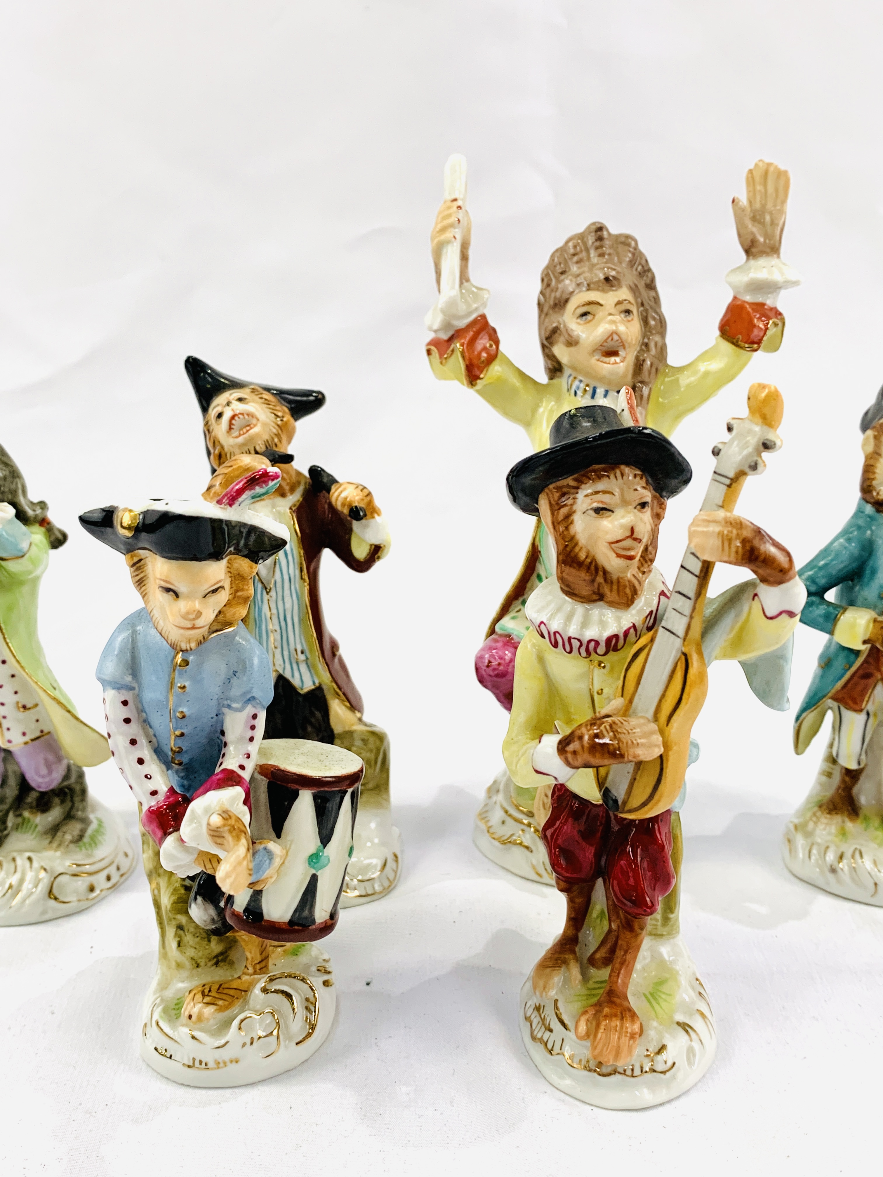 Meissen porcelain monkey band comprising five musicians and conductor - Image 5 of 6