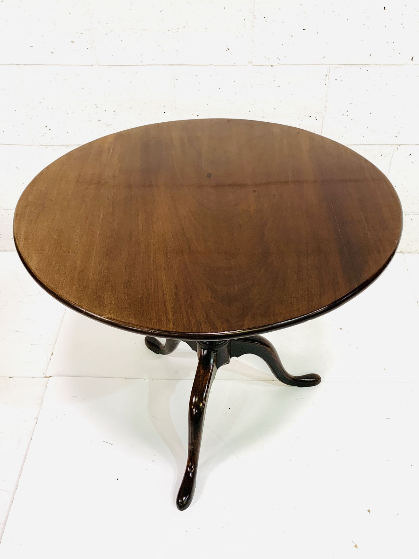 Georgian mahogany circular tilt top table - Bild 2 aus 7