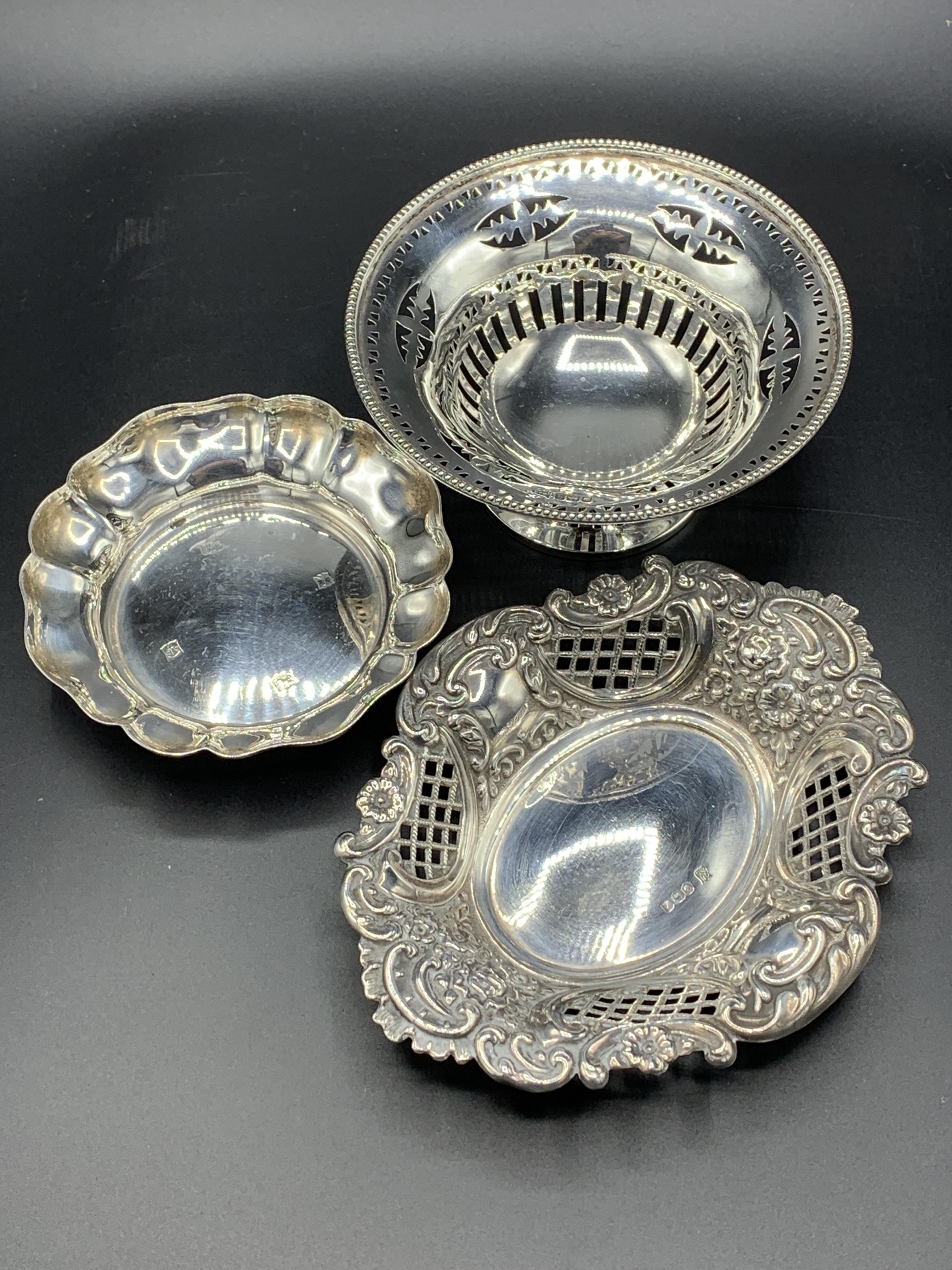 Three hallmarked silver dishes - Image 2 of 5