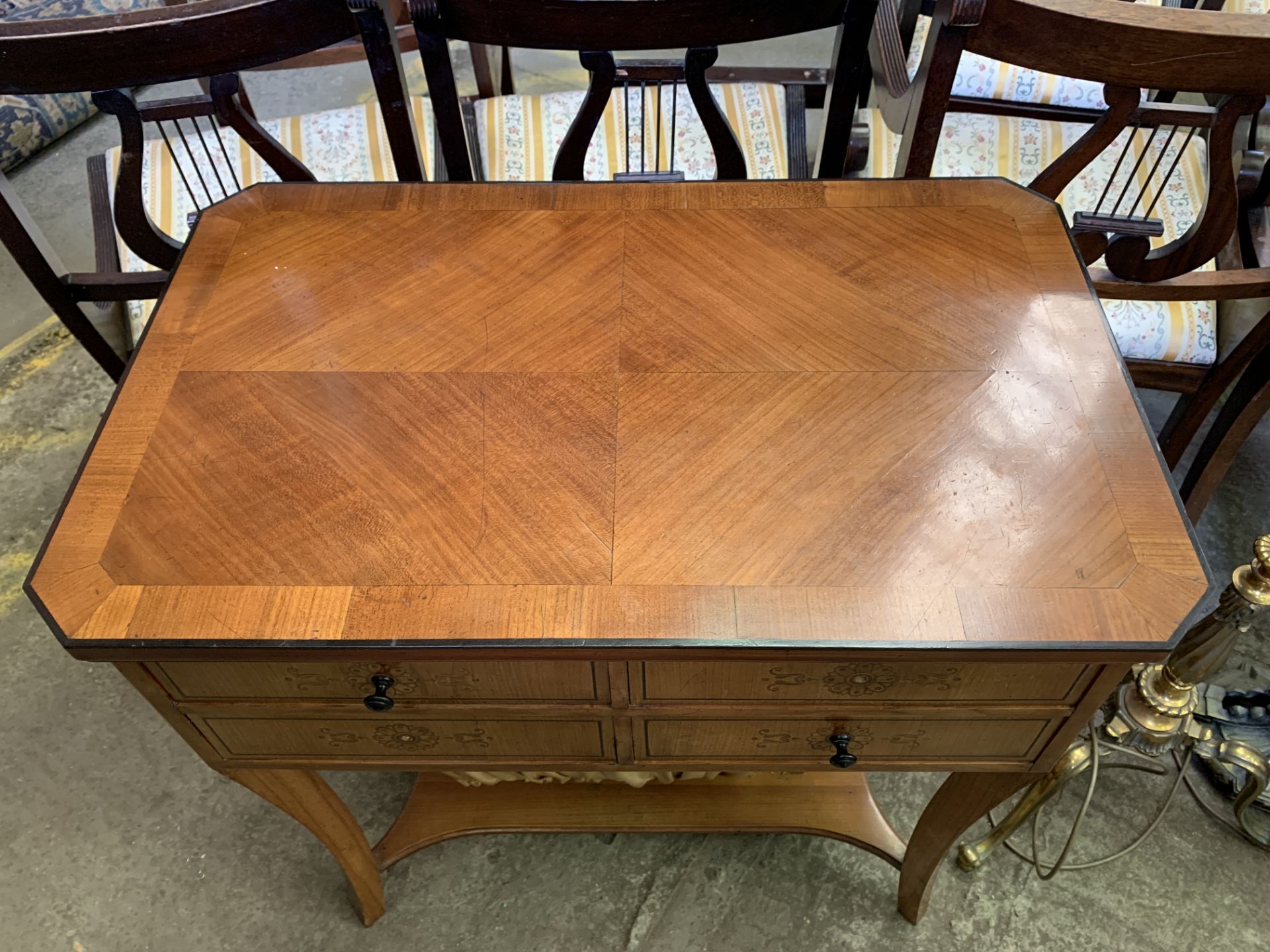 A veneer sewing table