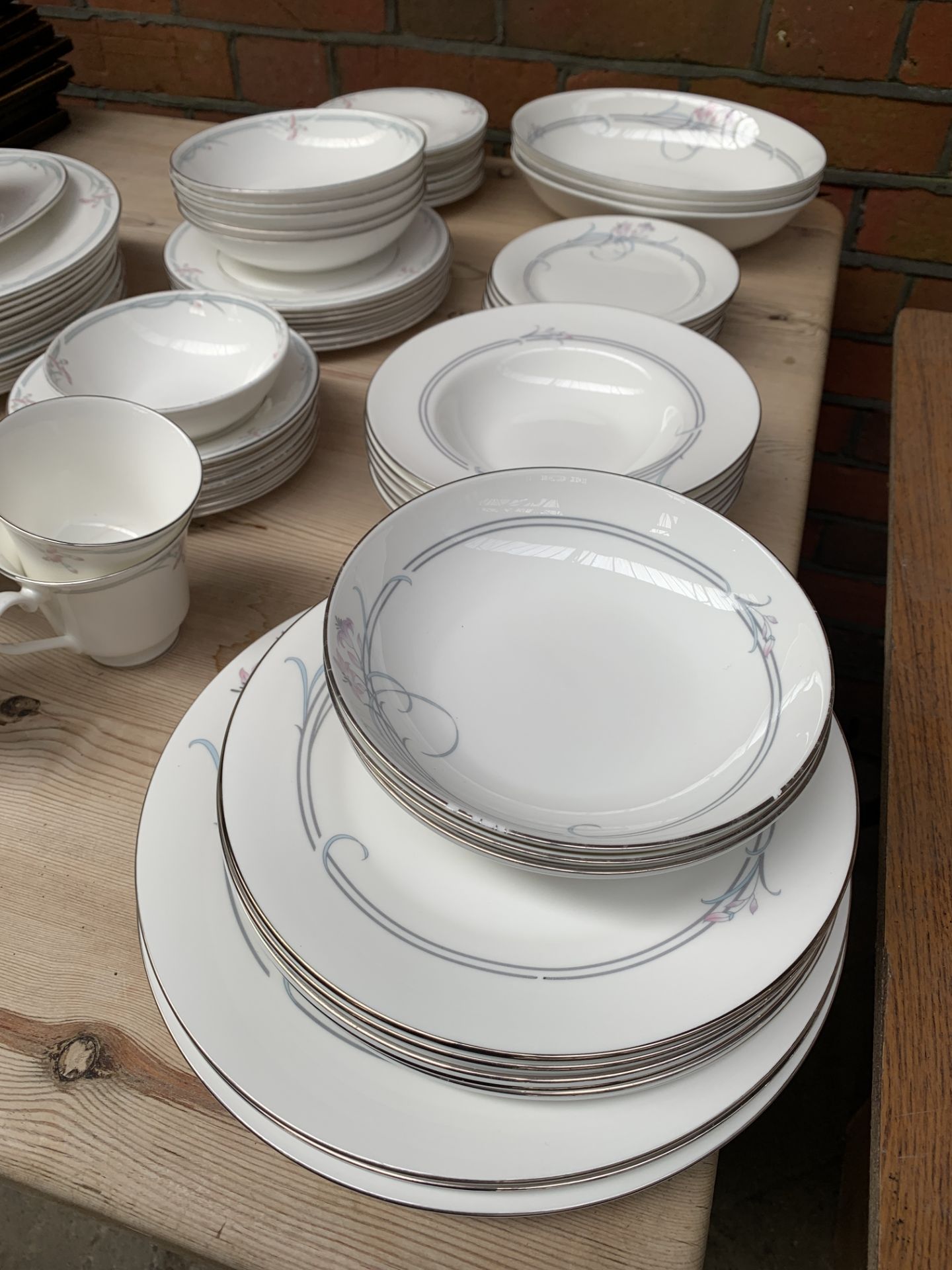 Quantity of Royal Doulton tableware and a Royal Worcester flan dish - Image 4 of 4