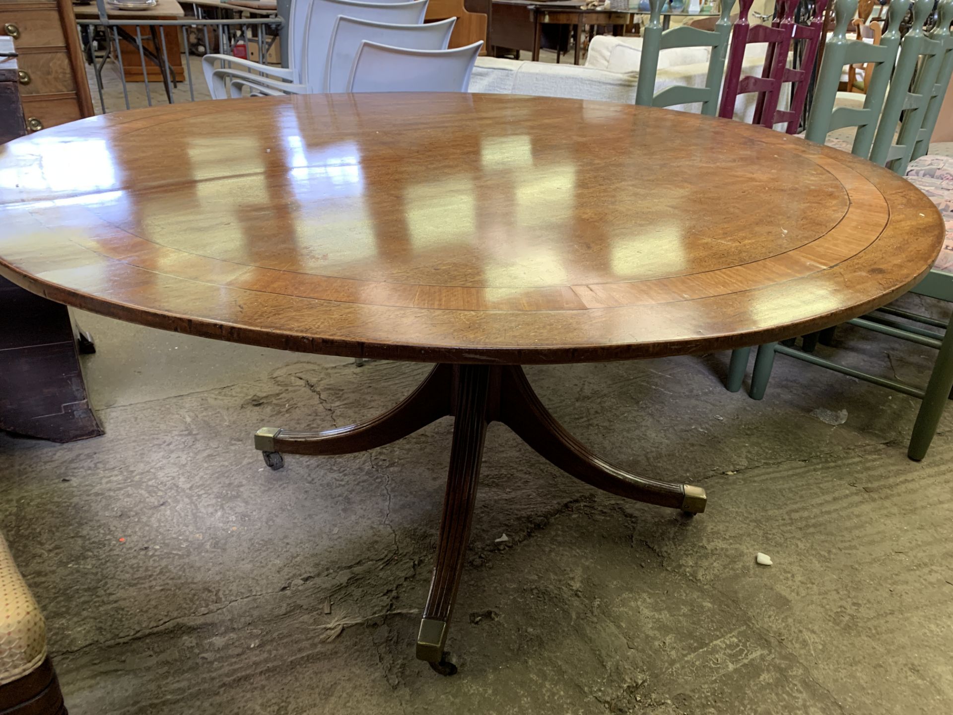 Inlaid mahogany oval tilt top dining table - Image 2 of 6