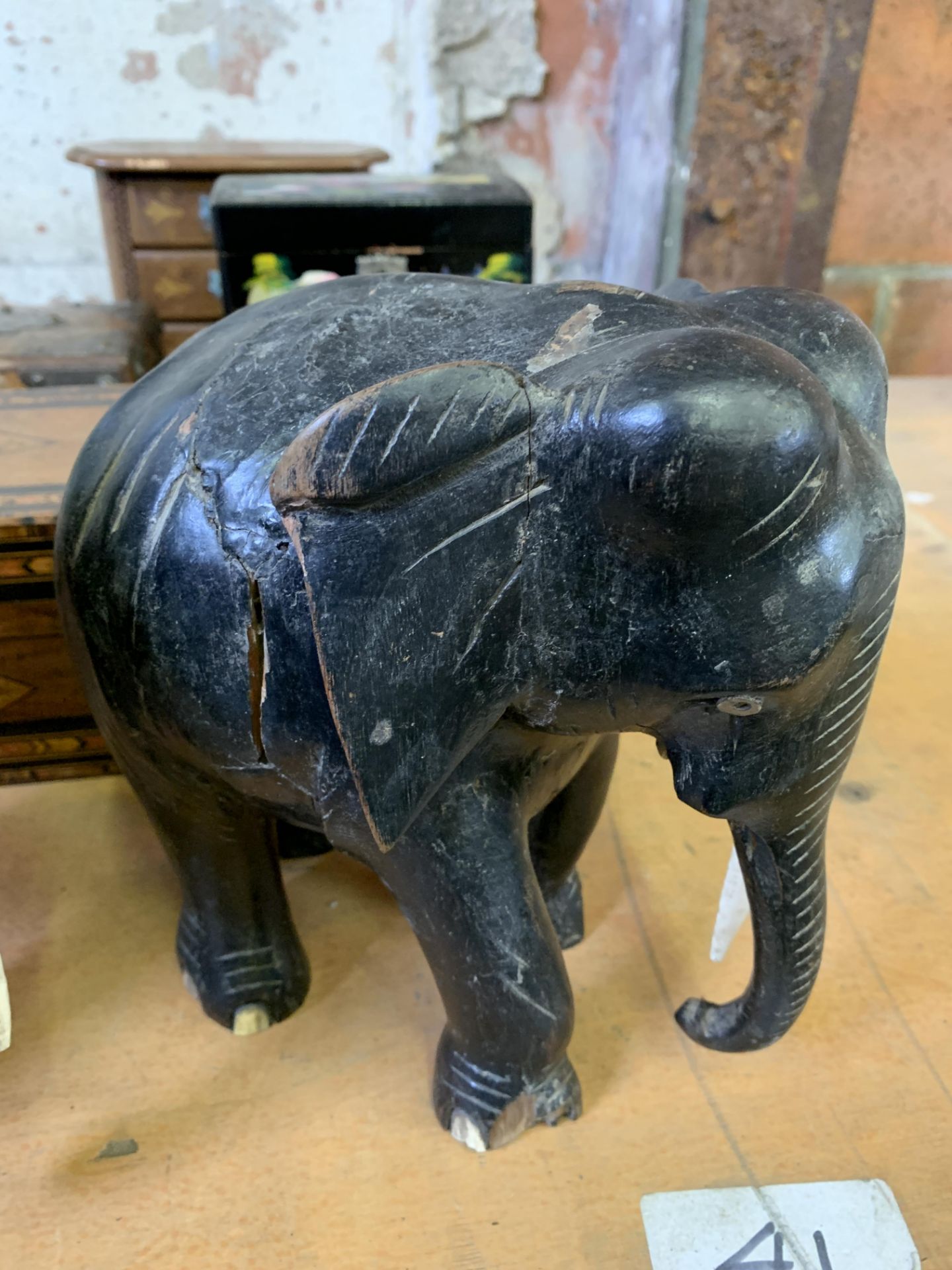 Pair of carved wood Indian elephants - Bild 4 aus 5