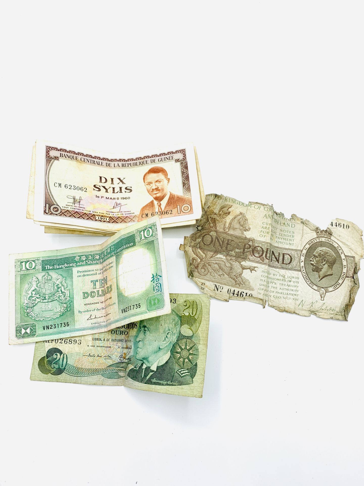 A collection of bank notes - Bild 4 aus 4