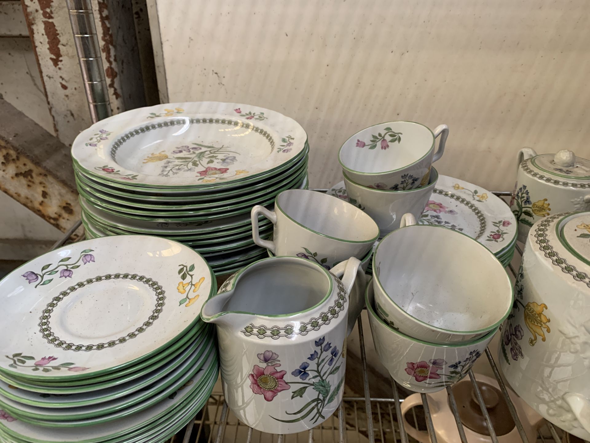 A quantity of Spode 'Summer Palace' tableware - Bild 3 aus 3