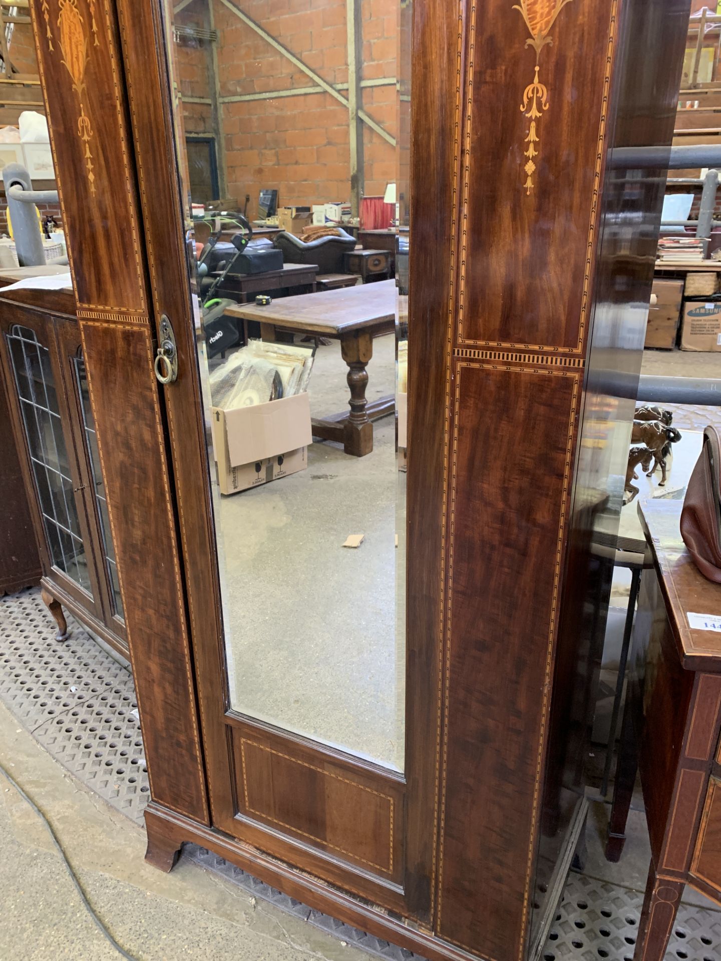 Edwardian inlaid mahogany single wardrobe - Image 5 of 7