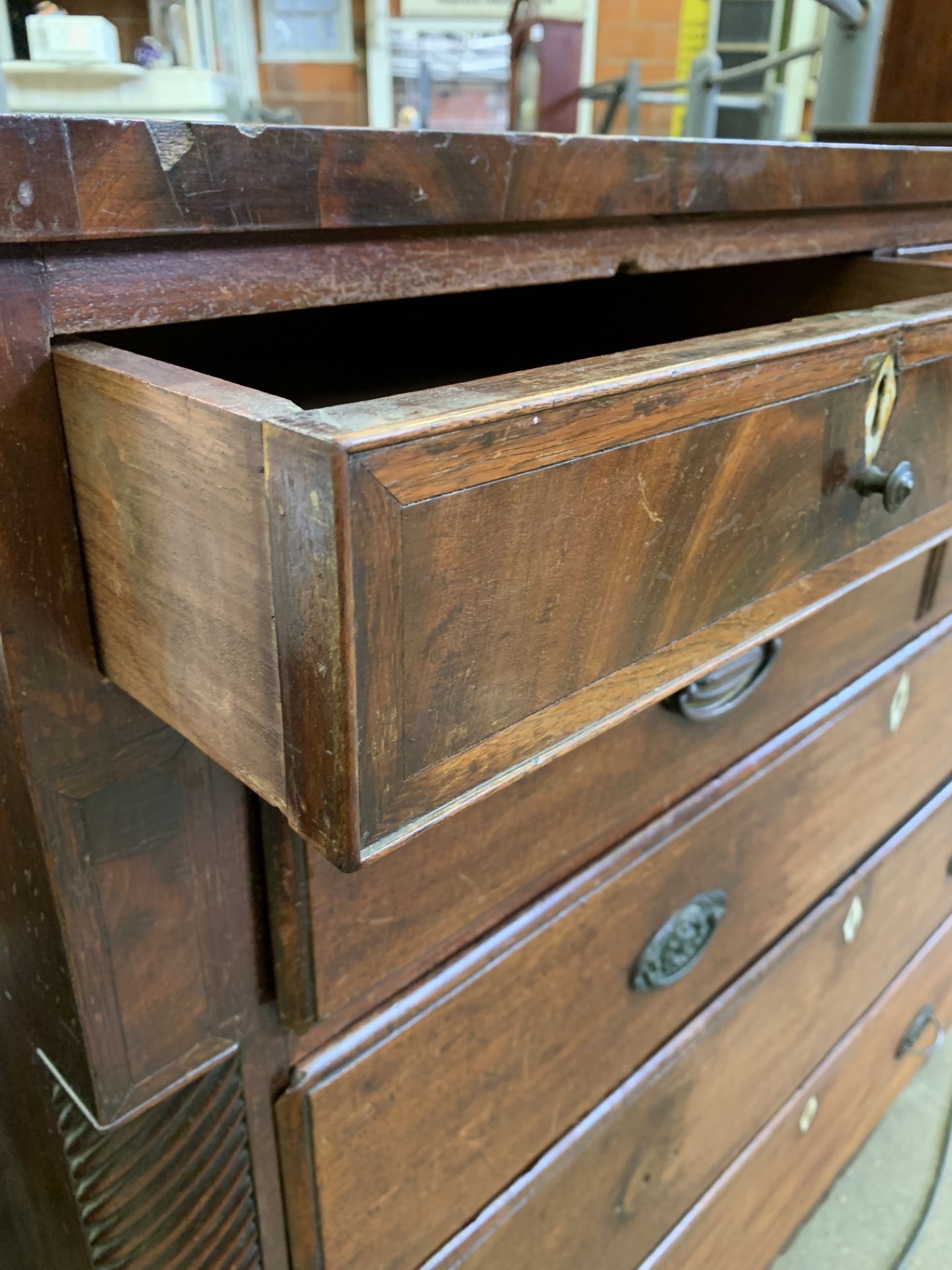 Mahogany Scotch chest of drawers - Image 4 of 7