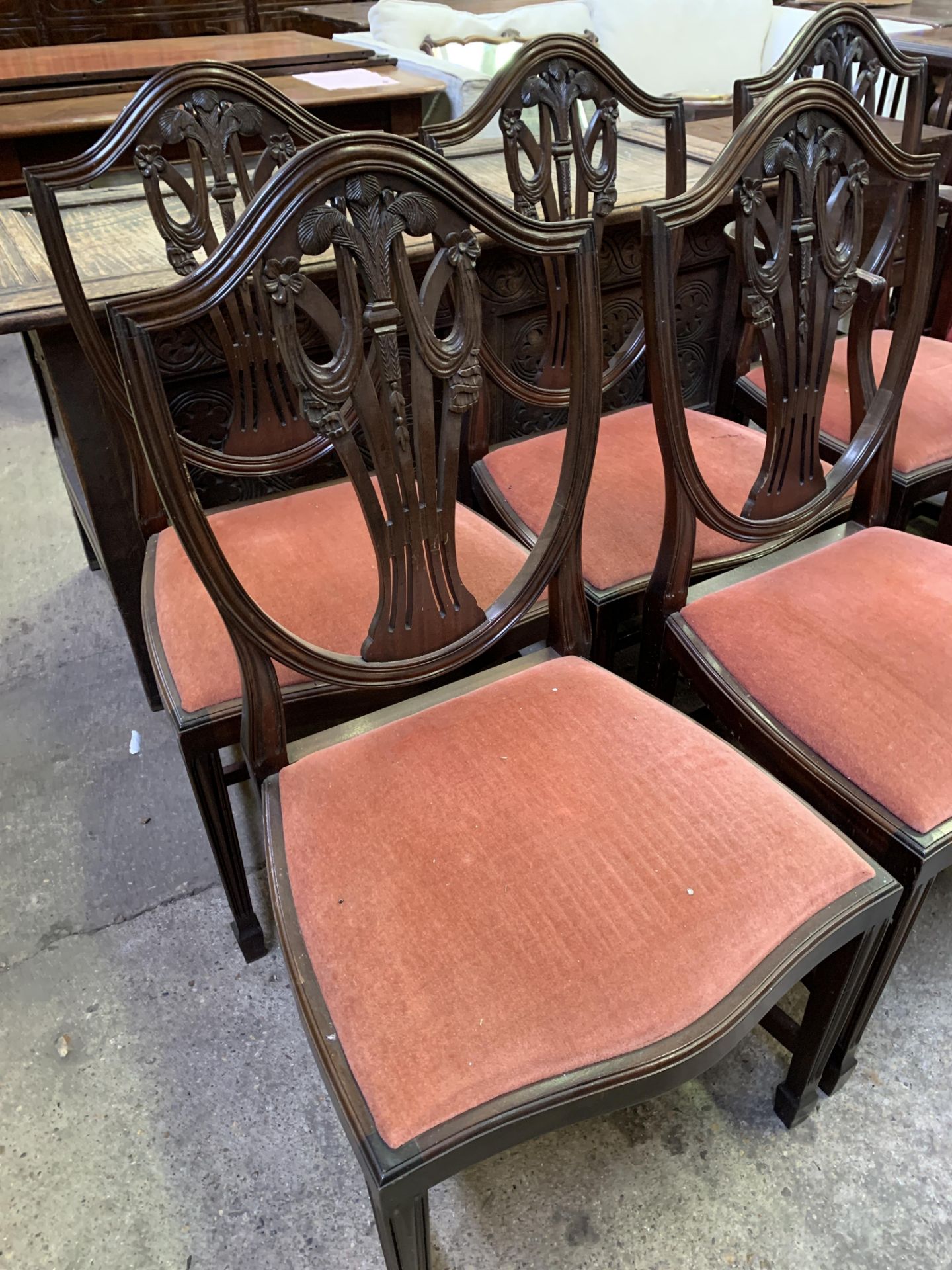 Set of six mahogany framed shield back dining chairs - Bild 6 aus 6