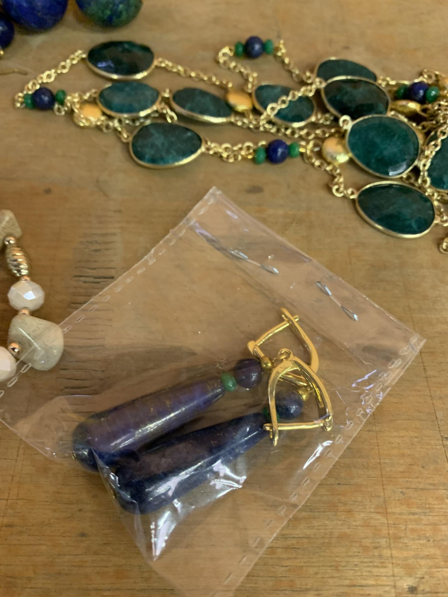 Two pairs of Lapis Lazuli earrings and other jewellery - Image 5 of 5