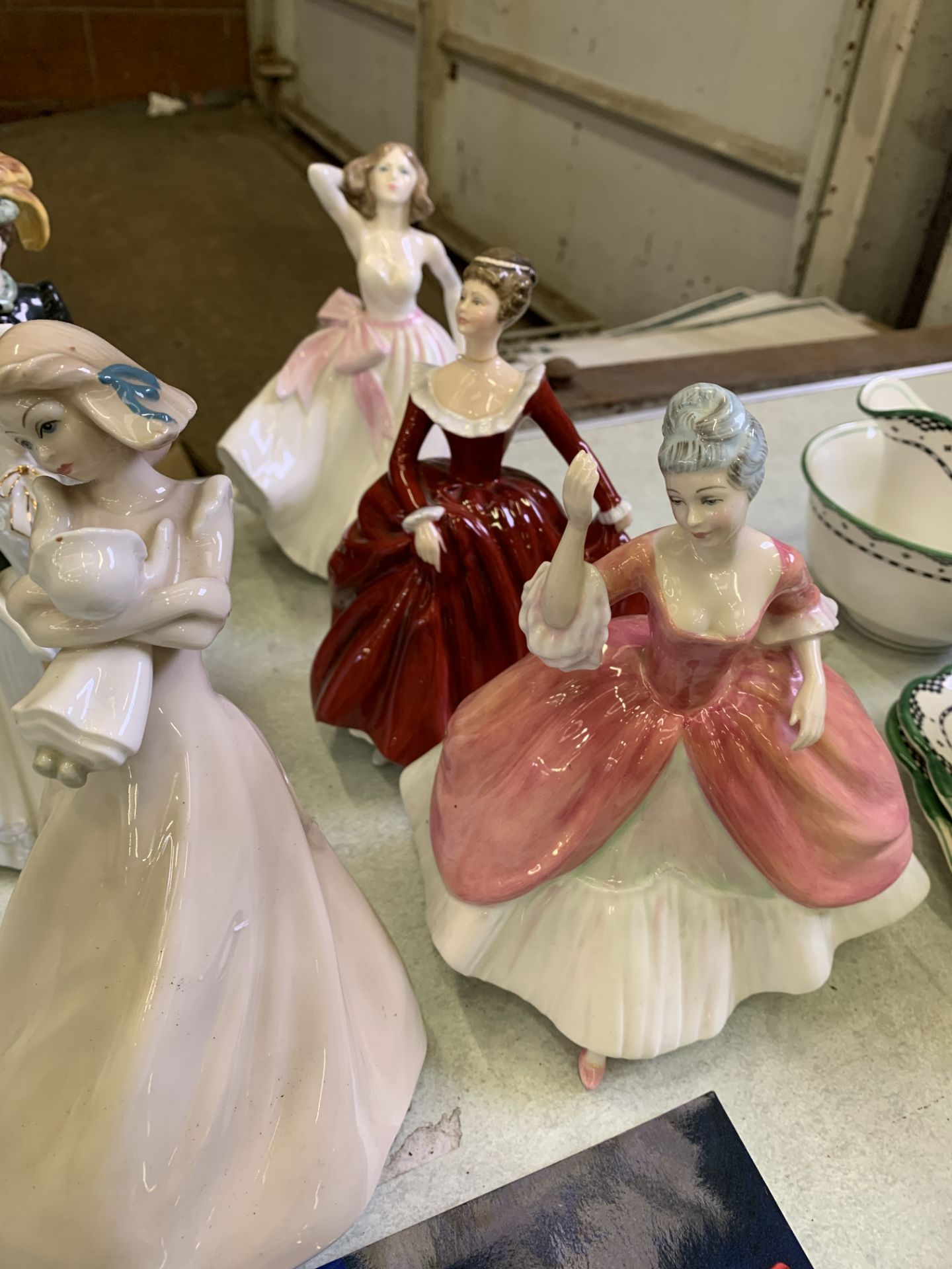 A collection of 6 china figurines by Royal Doulton and Coalport - Image 3 of 5