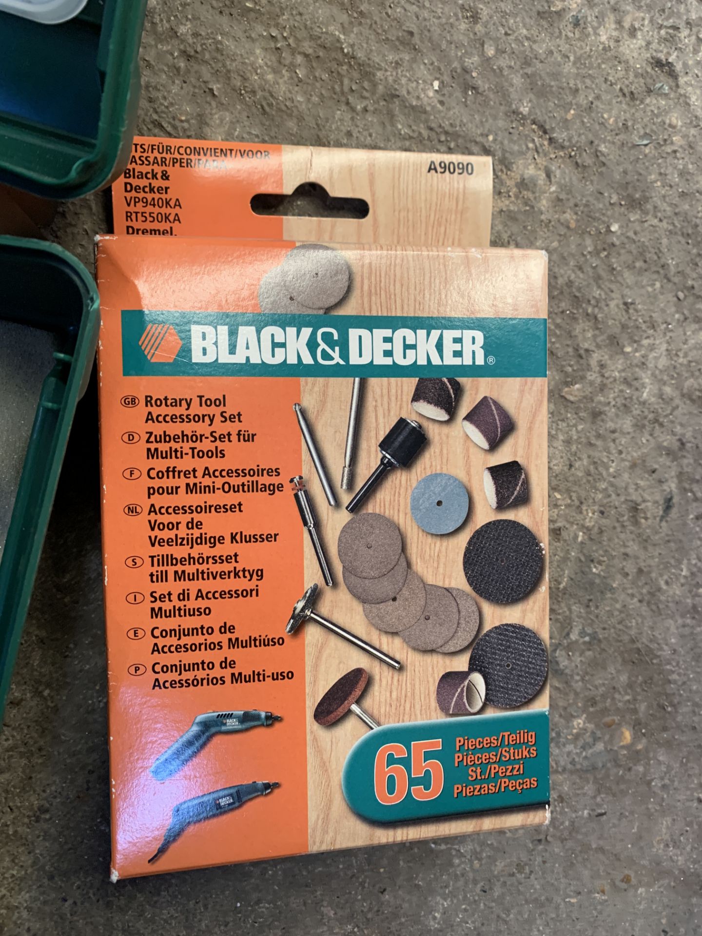 A Black and Decker drill, circular saw and rotary tool accessories - Image 3 of 4