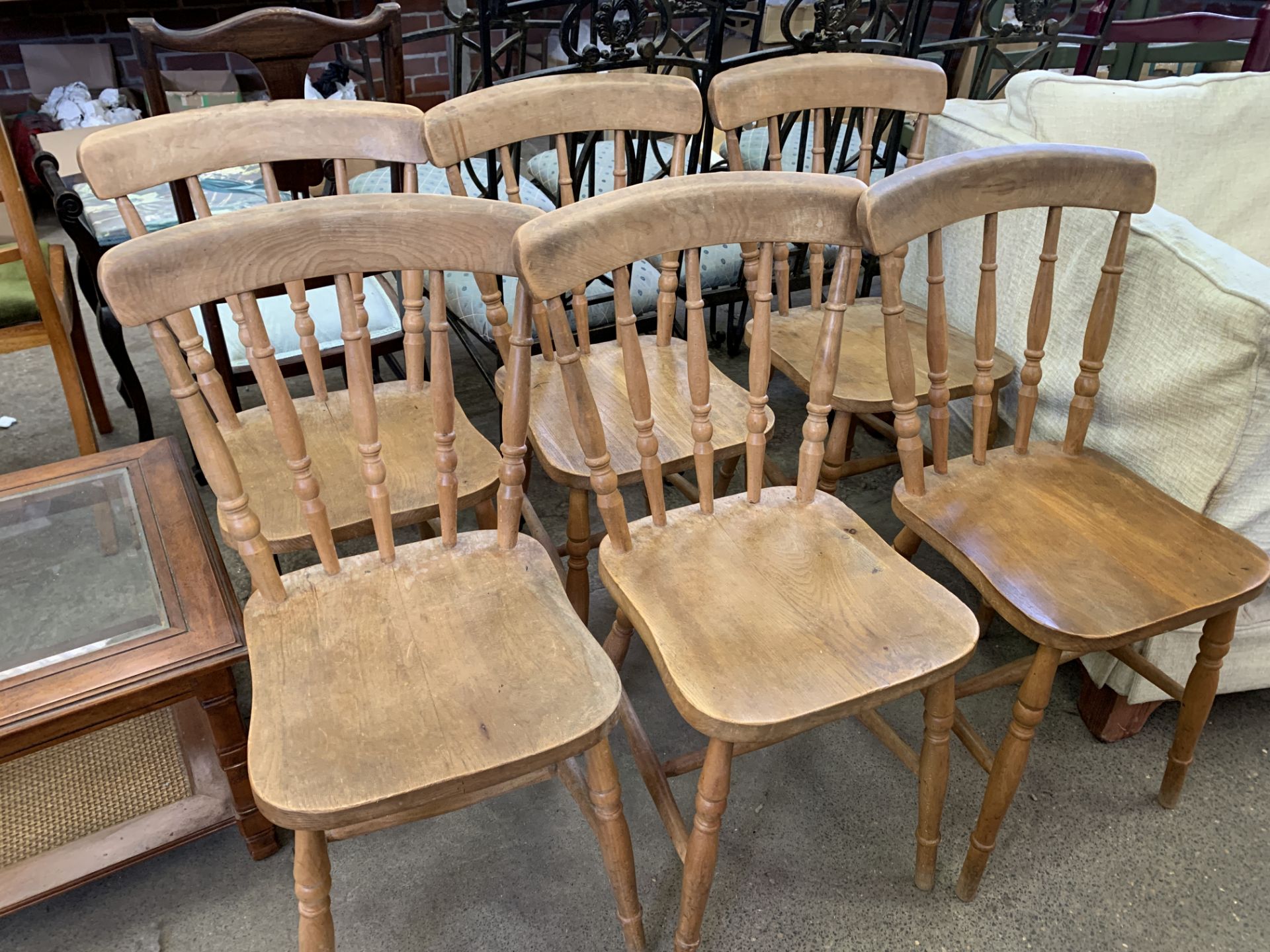 Six pine rail back chairs - Image 3 of 5