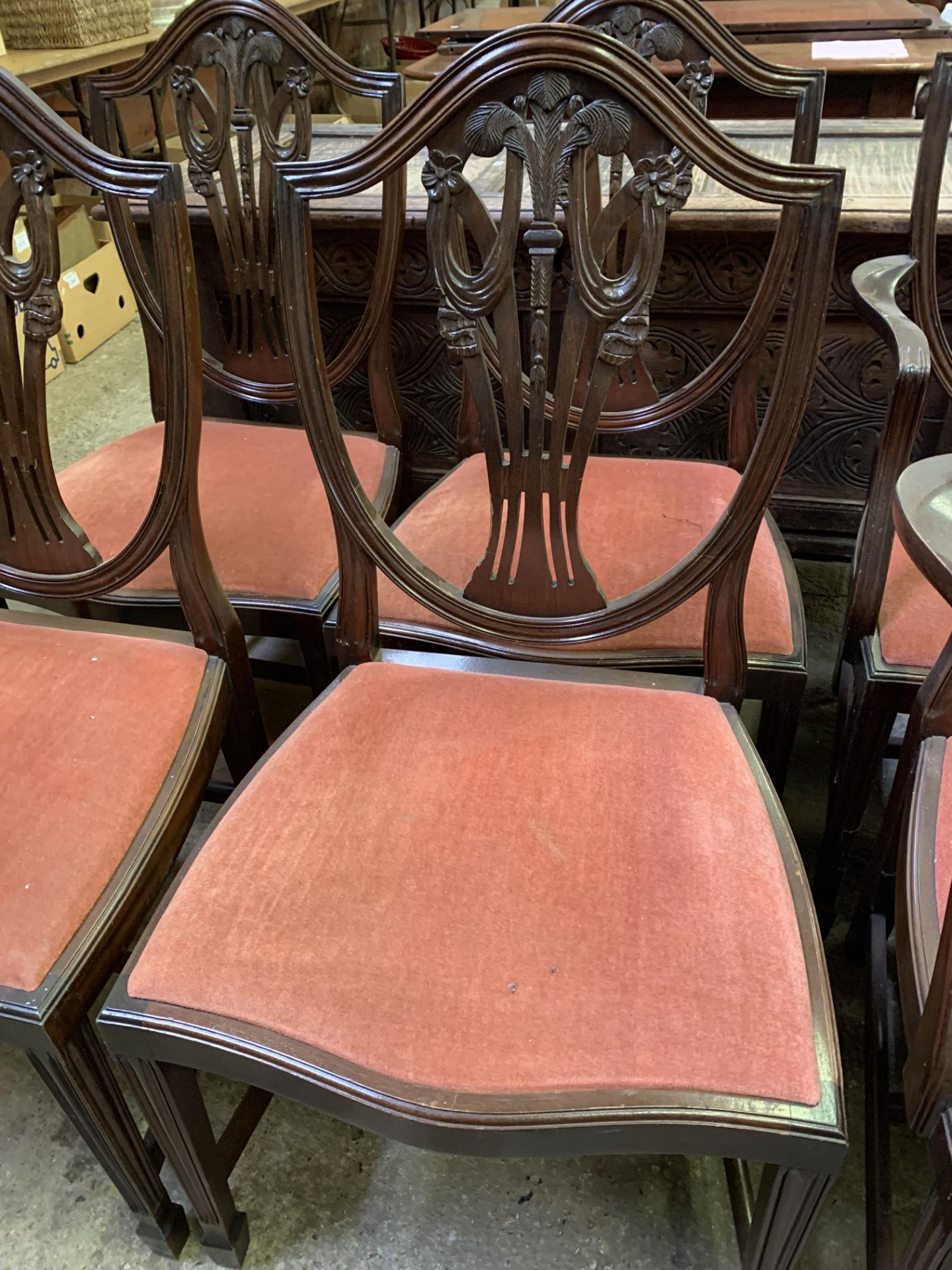 Set of six mahogany framed shield back dining chairs - Bild 5 aus 6