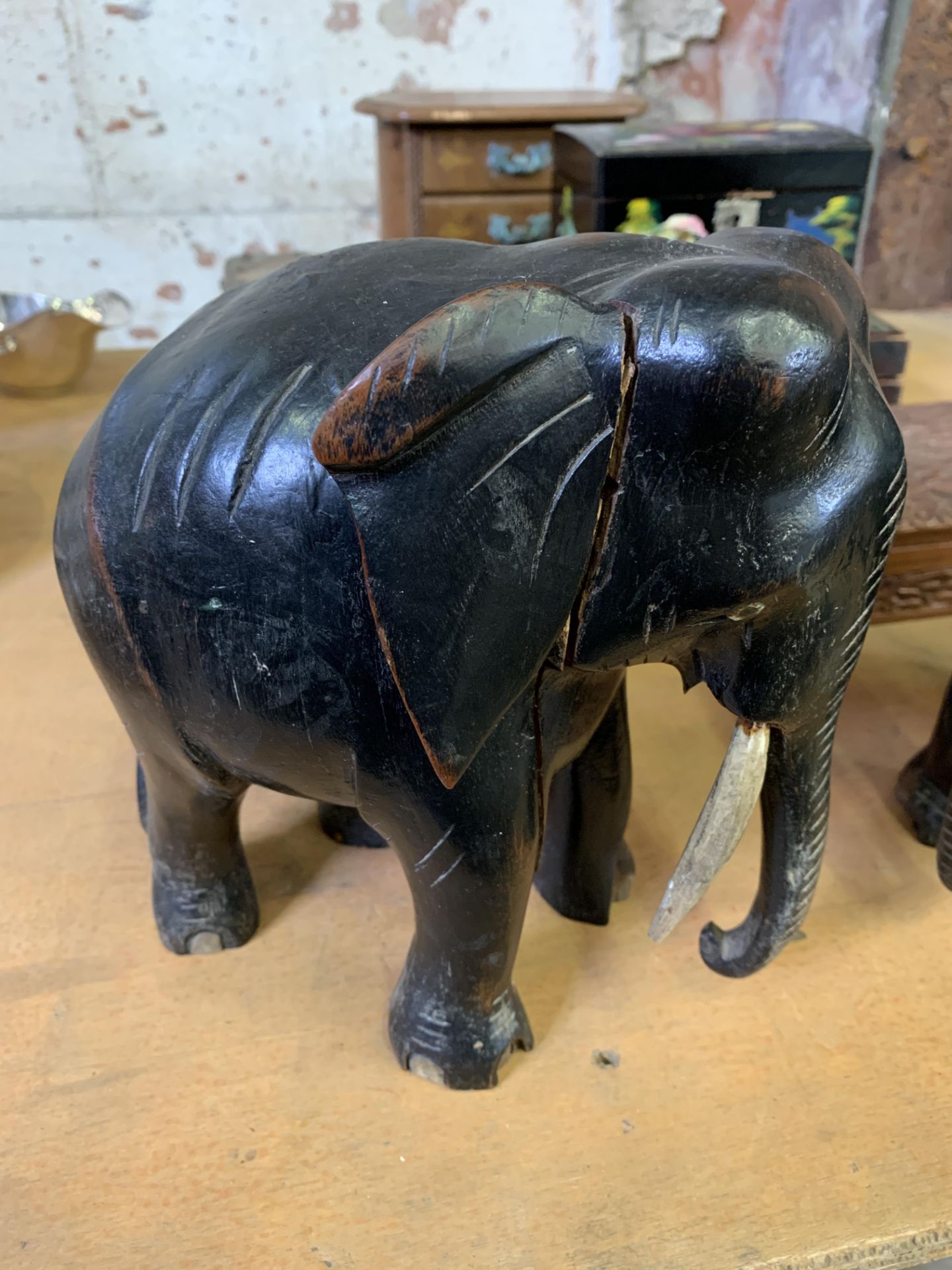 Pair of carved wood Indian elephants - Bild 2 aus 5