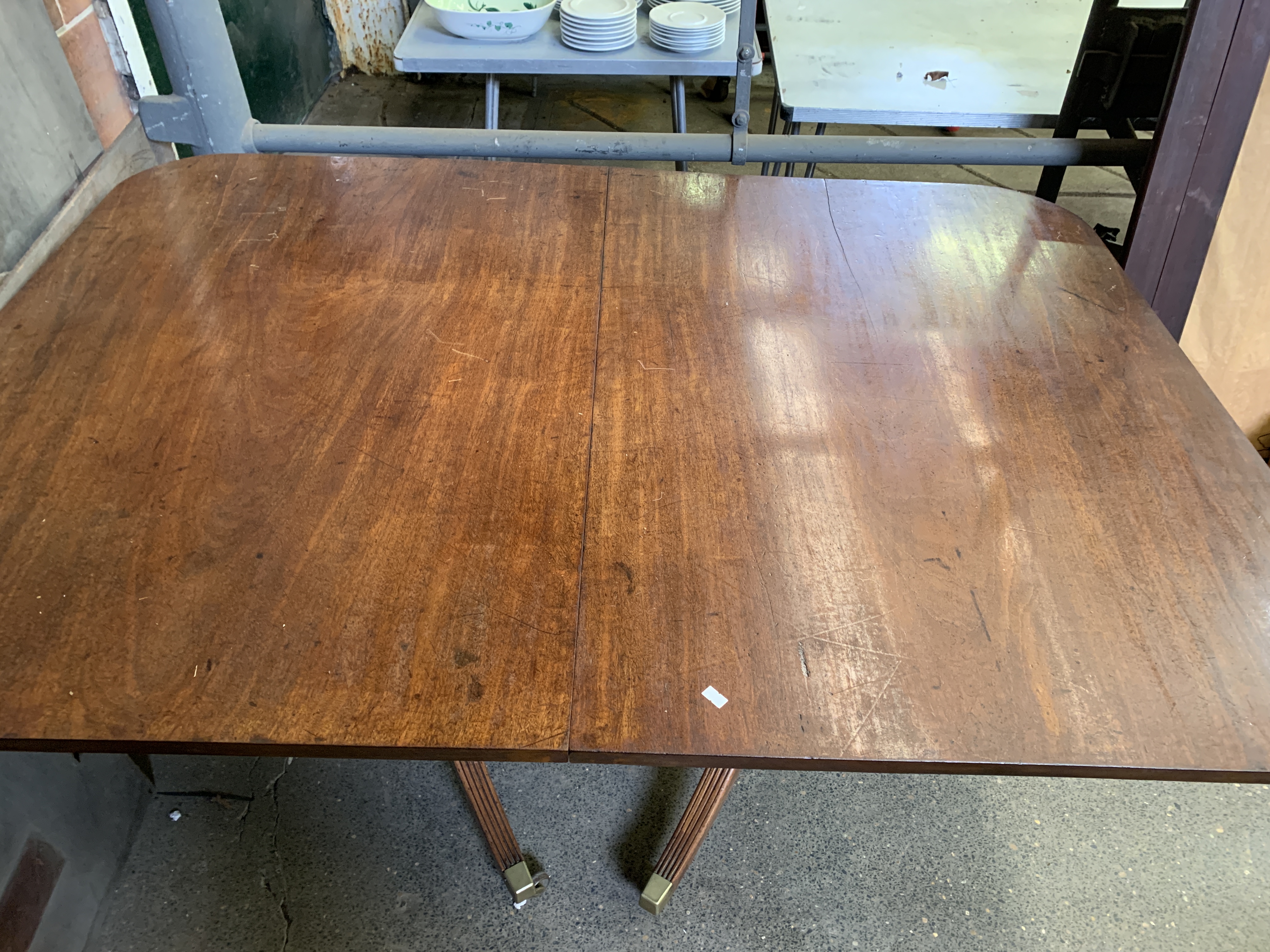 Mahogany extendable pedestal dining table - Image 4 of 7