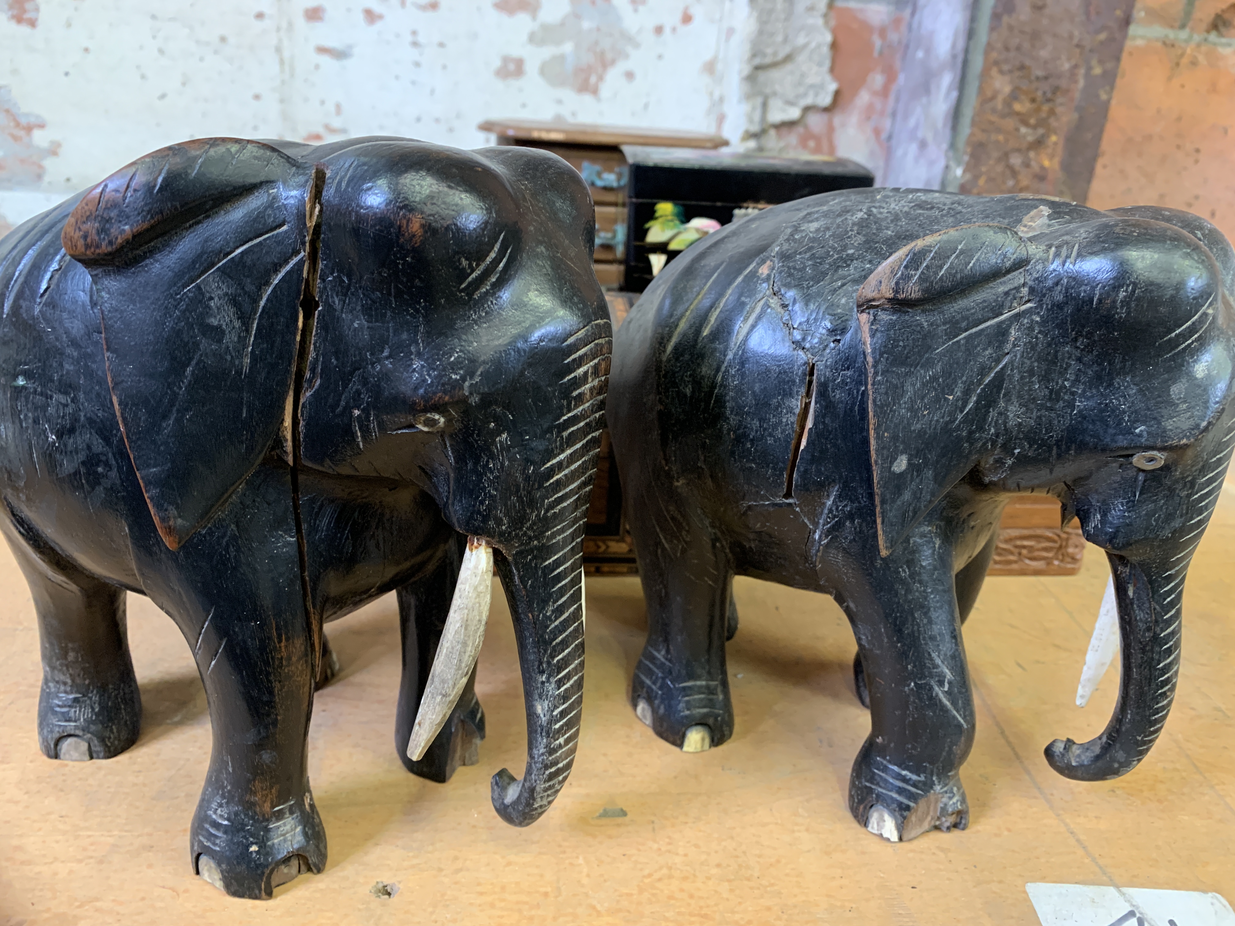Pair of carved wood Indian elephants - Image 5 of 5