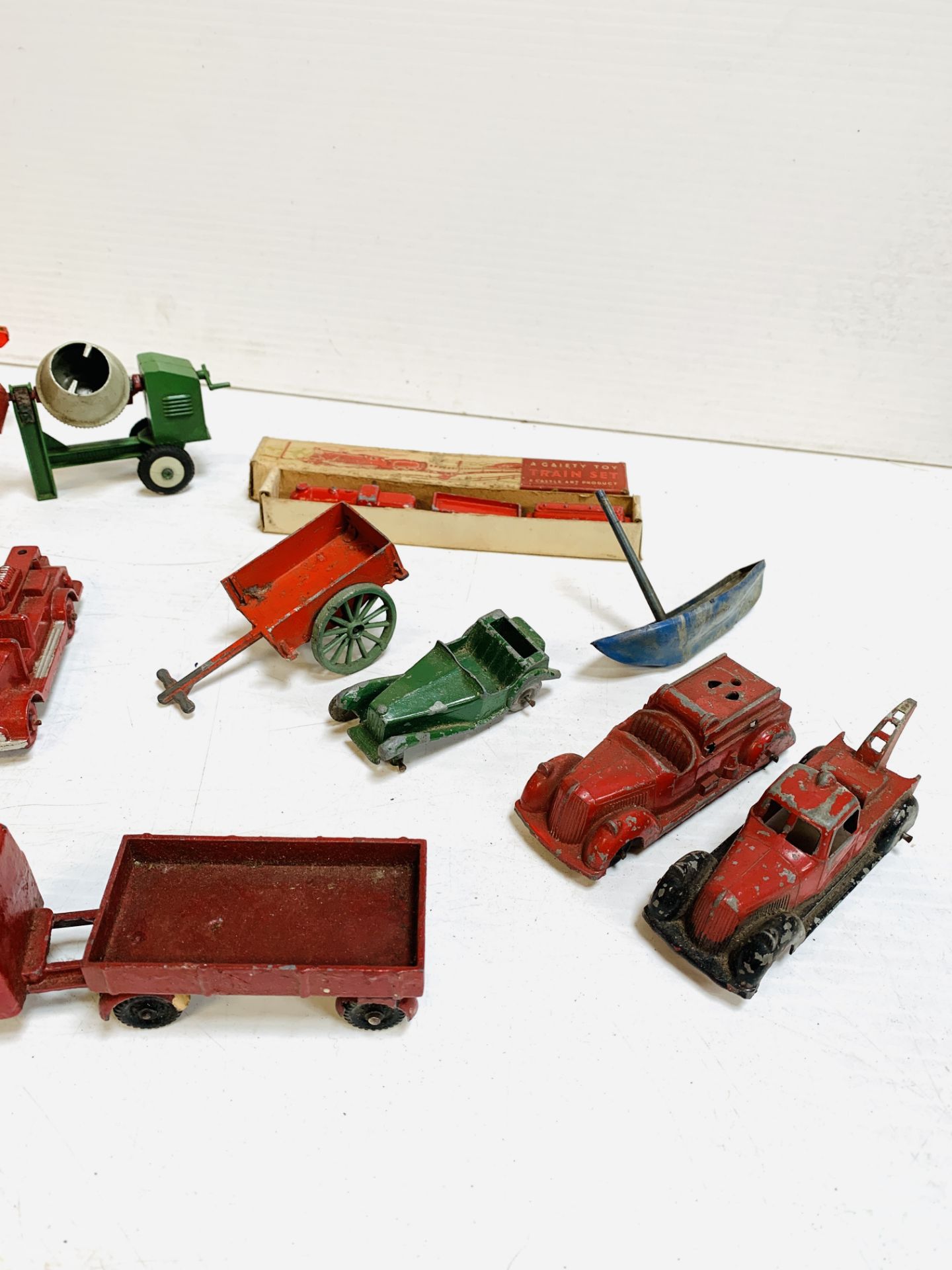 Dinky 20 ton lorry mounted crane; Gaiety toy train set; Tri-ang Minic clockwork model racing car - Image 5 of 5