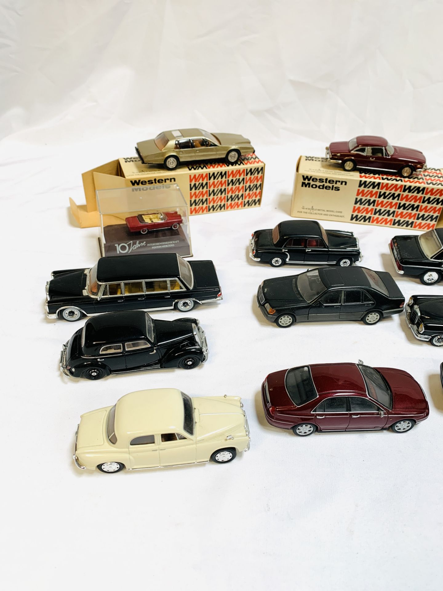 15 diecast model cars. - Image 3 of 6