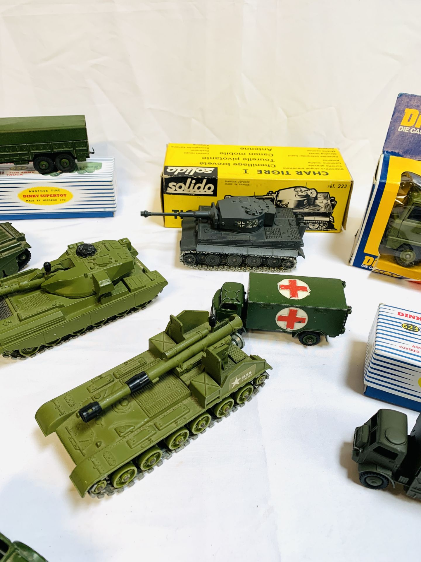 A collection of mainly Dinky model vehicles - Bild 4 aus 6