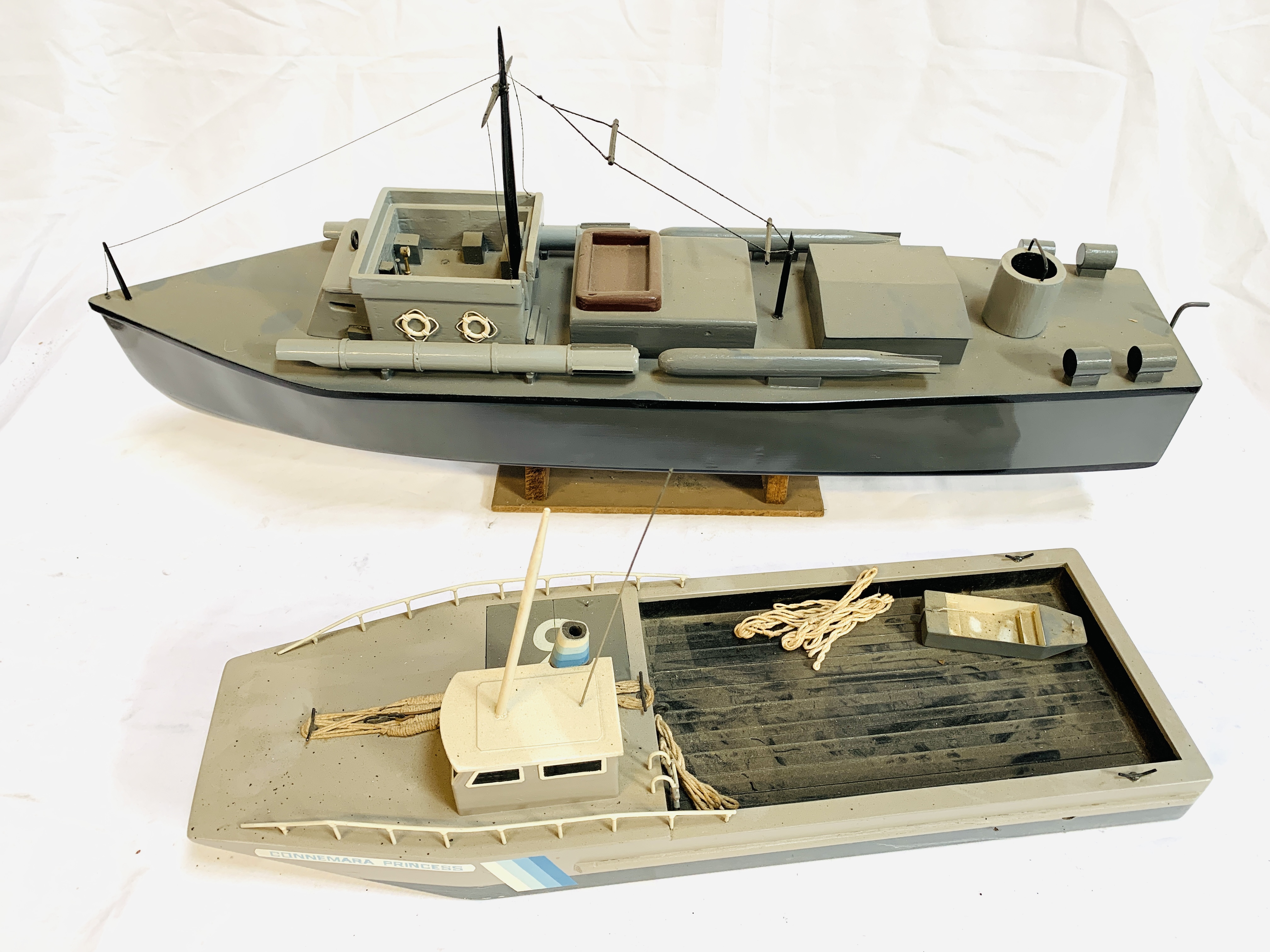Wooden model motor torpedo boat; and a wooden model ferry - Image 8 of 8