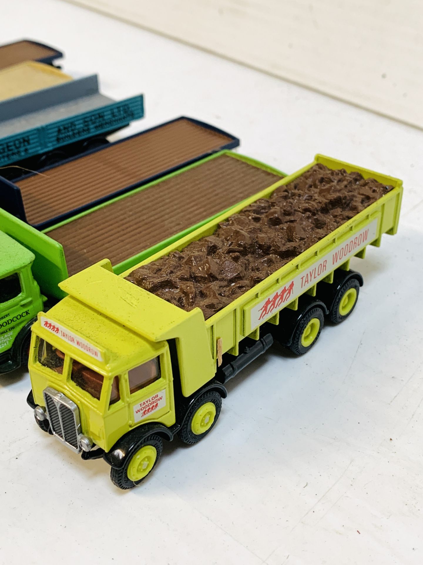 Fifteen diecast model lorries and coaches - Image 5 of 7