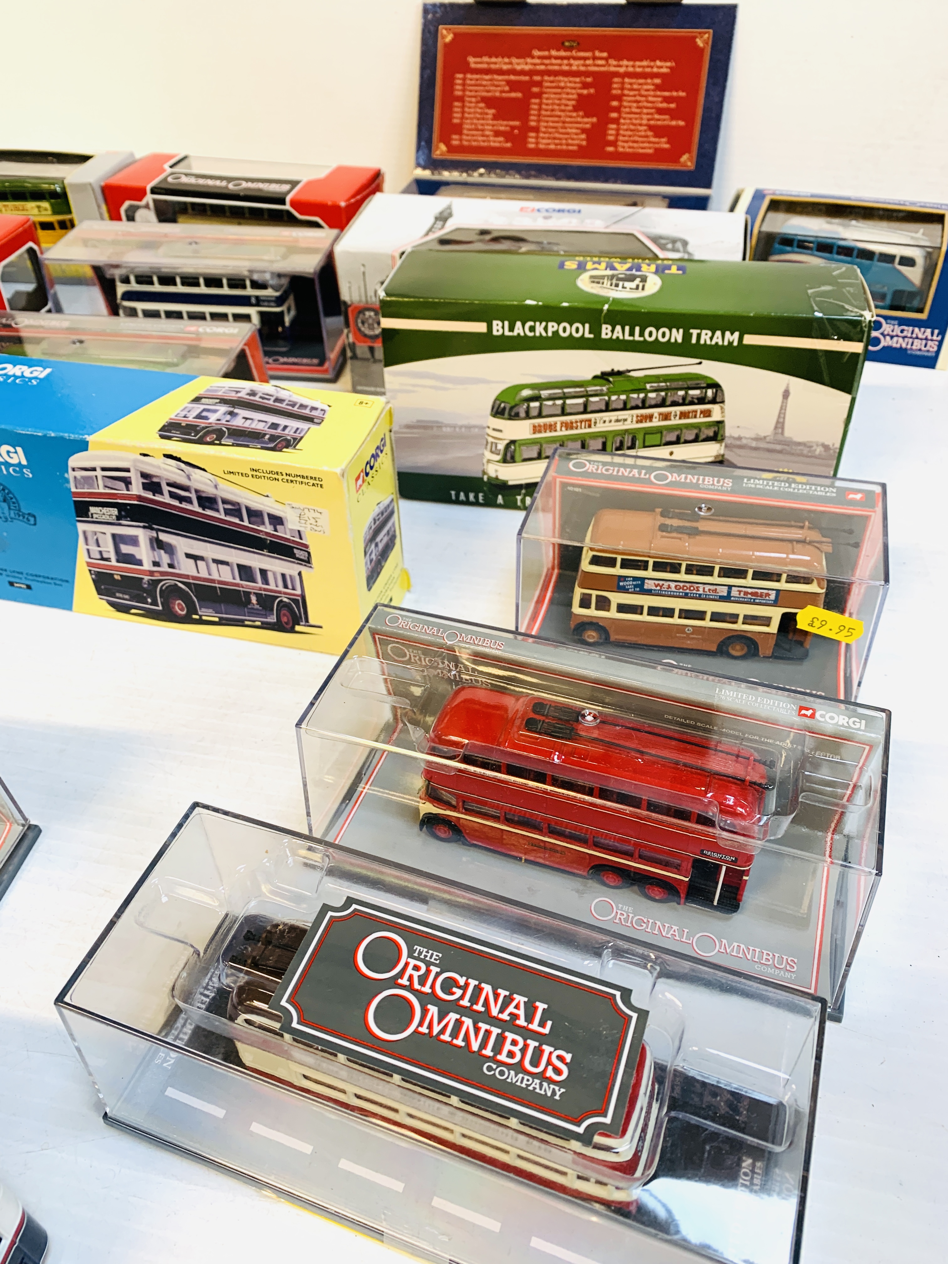 Collection of diecast model coaches, buses and trolley buses - Image 6 of 6