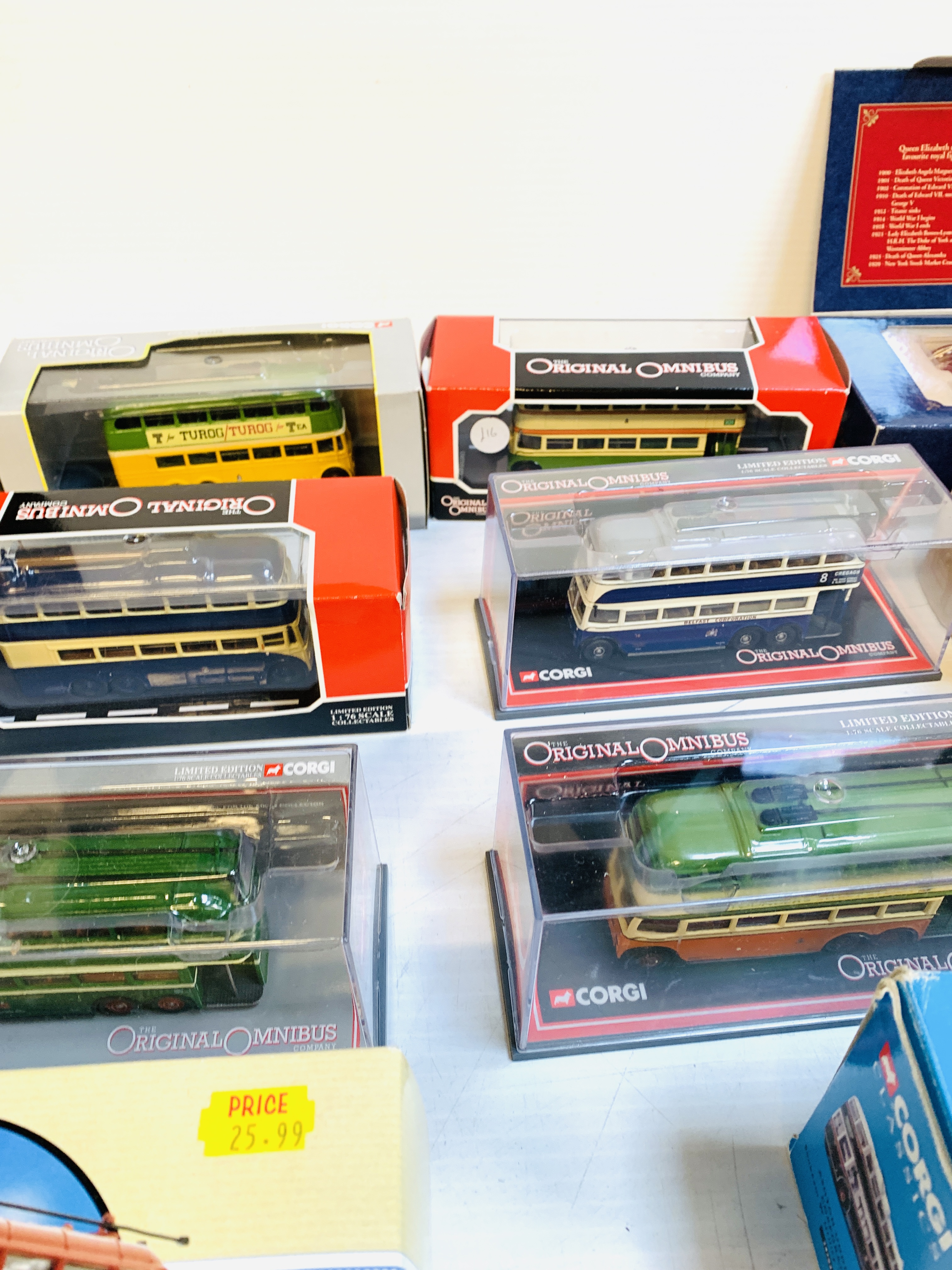 Collection of diecast model coaches, buses and trolley buses - Image 3 of 6