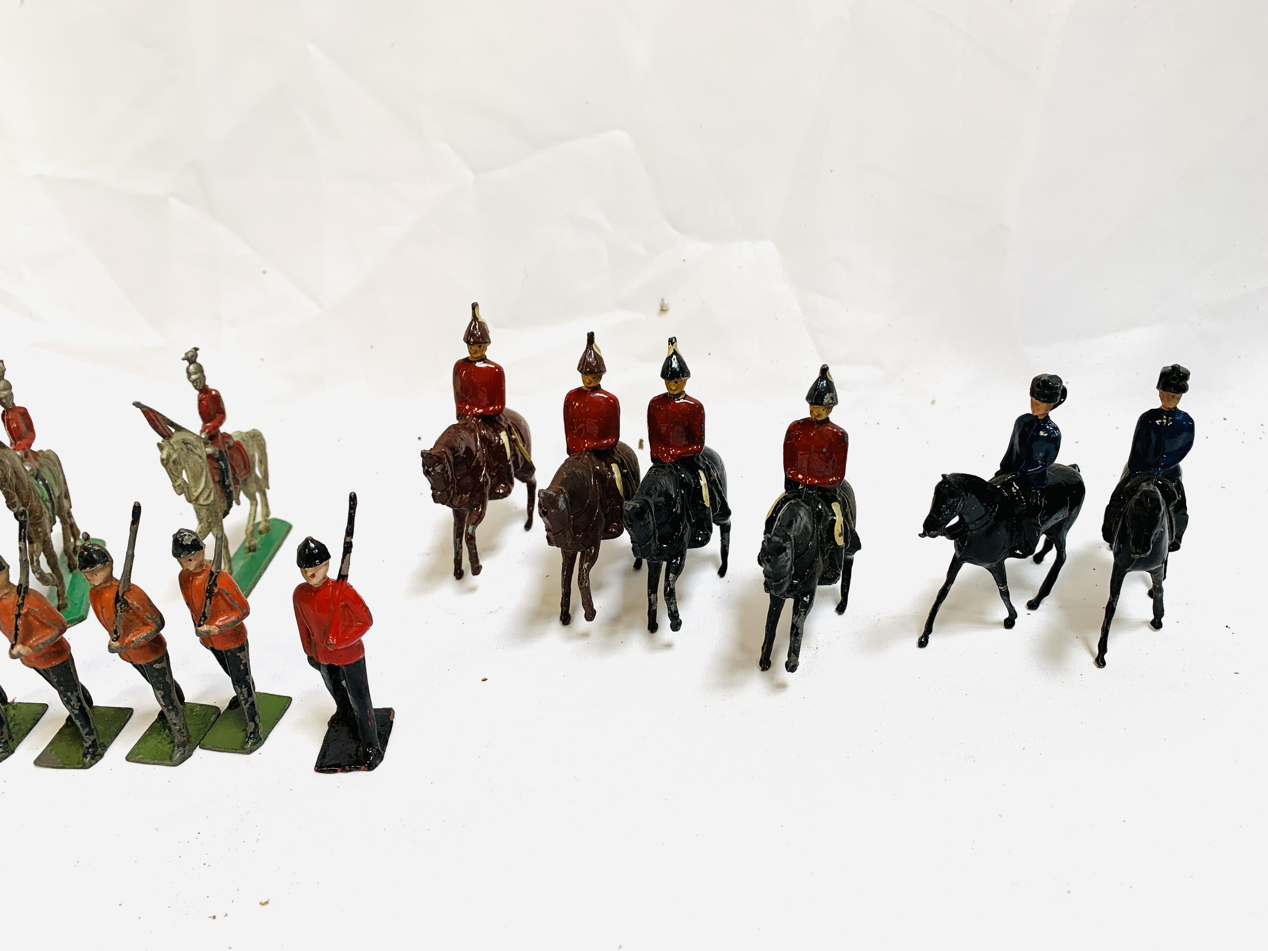 Collection of painted metal soldiers, mainly calvary - Image 3 of 6