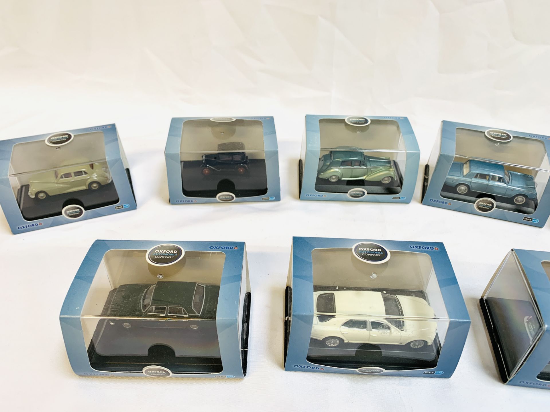 Eight Oxford diecast scale 1:76 model cars, and a Mercedes Benz Mbig 2002 - Bild 5 aus 5