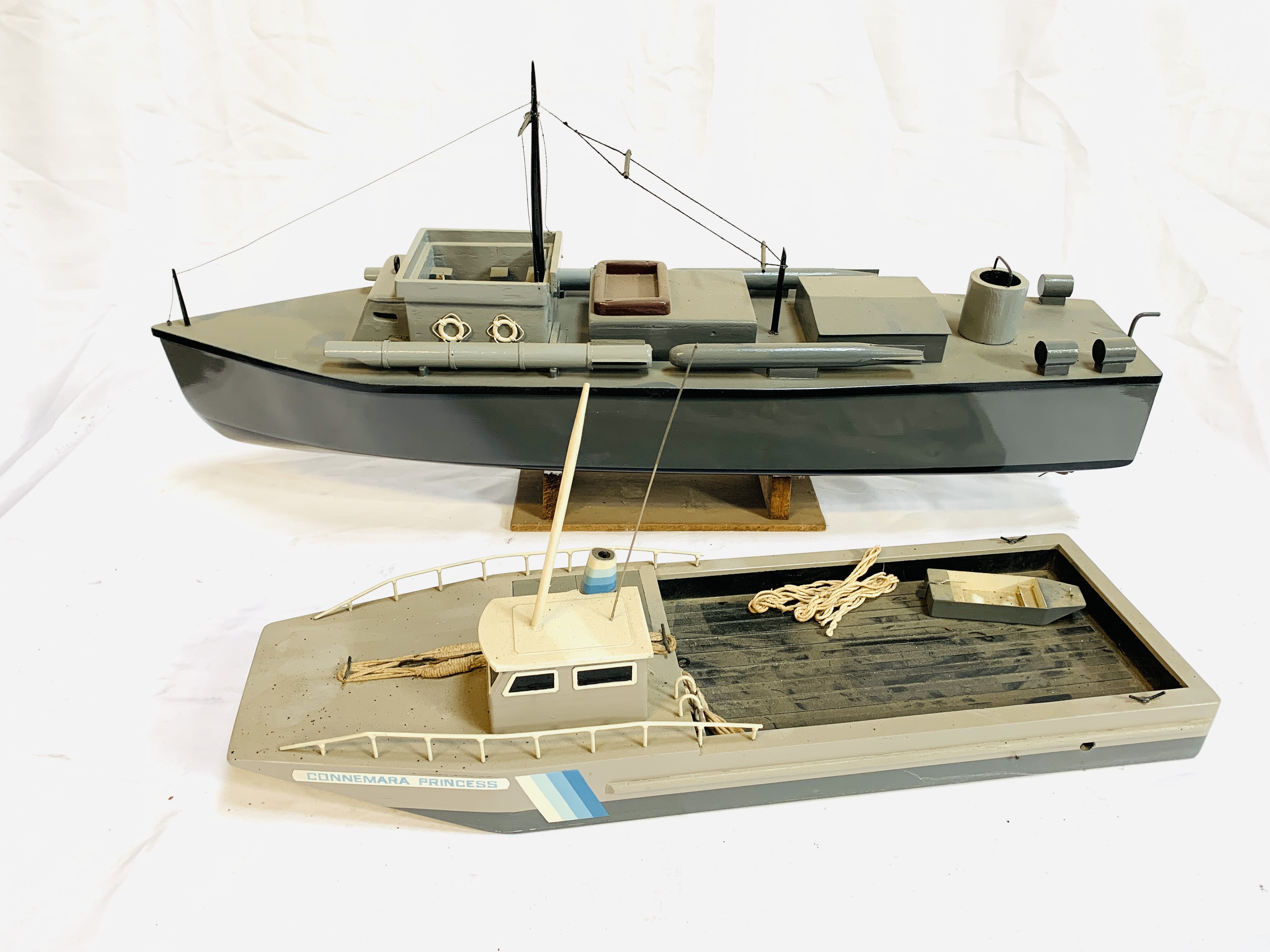 Wooden model motor torpedo boat; and a wooden model ferry - Image 5 of 8