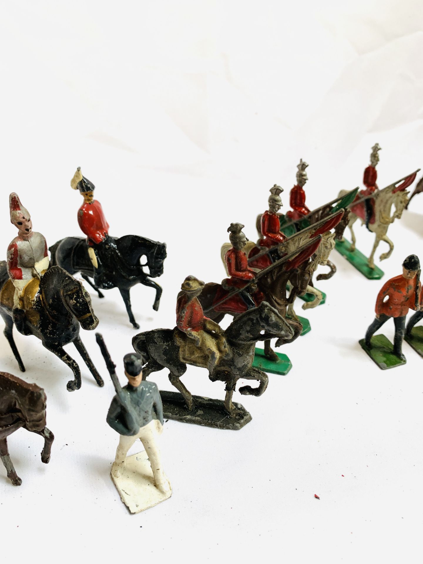 Collection of painted metal soldiers, mainly calvary - Image 5 of 6