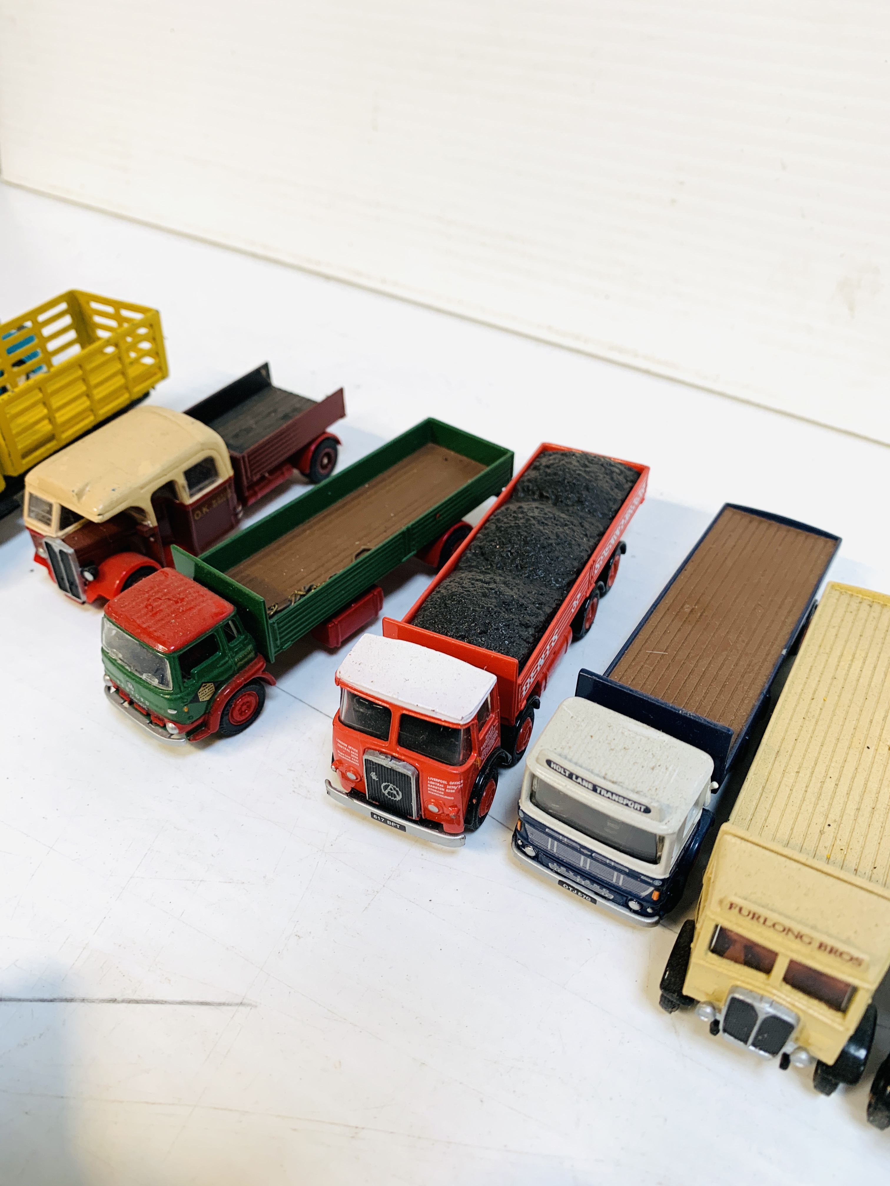 Fifteen diecast model lorries and coaches - Image 4 of 7