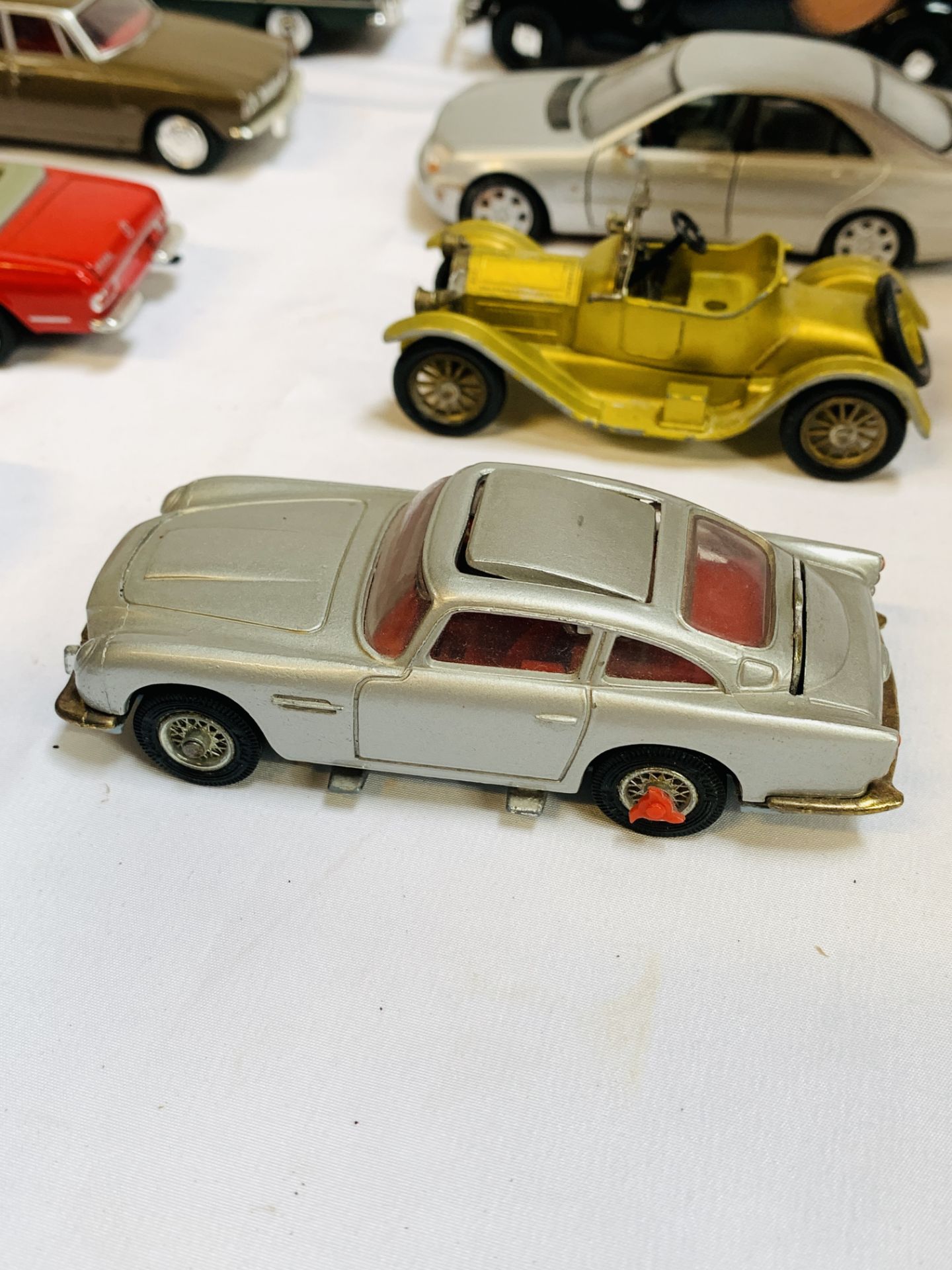 Seventeen diecast model cars - Bild 5 aus 6