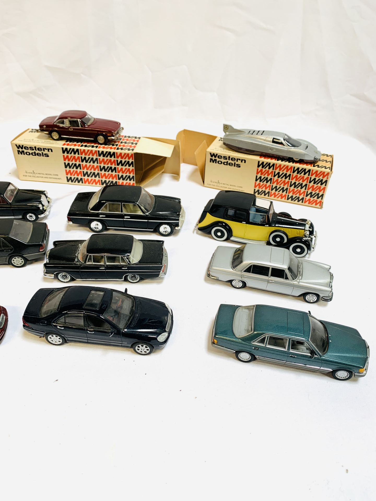 15 diecast model cars. - Image 2 of 6