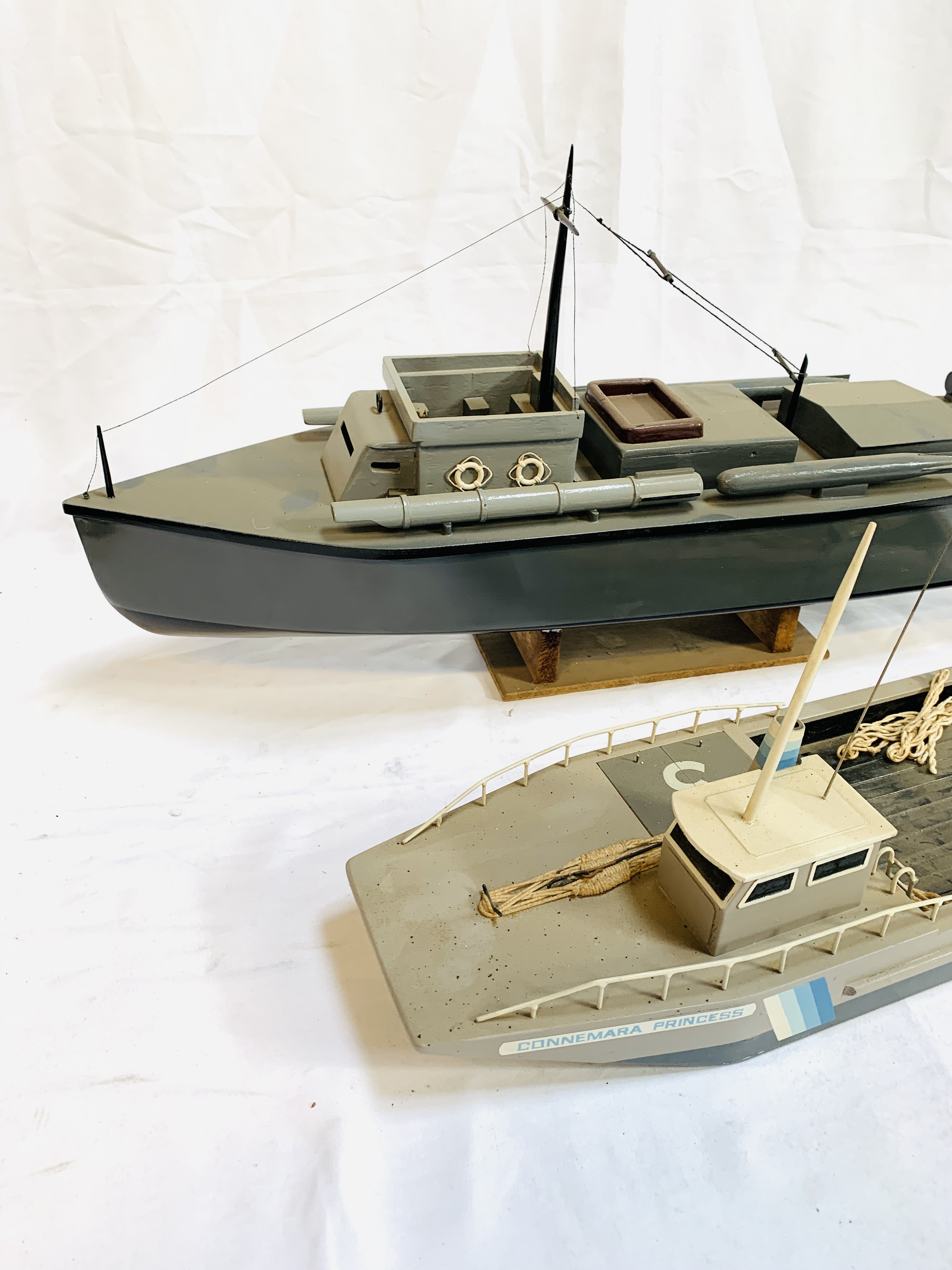 Wooden model motor torpedo boat; and a wooden model ferry - Image 6 of 8