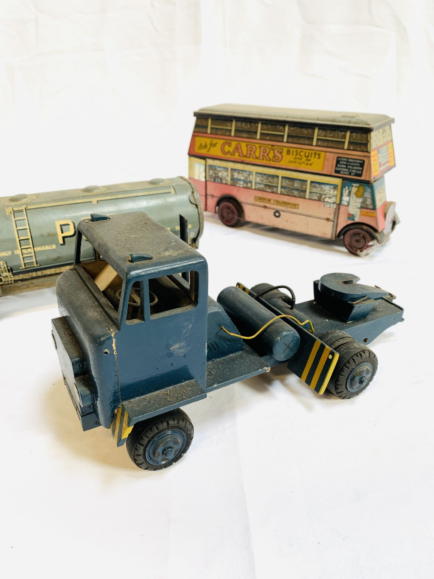 Chad Valley toys tin plate model London Transport bus; tinplate clockwork model tanker - Image 5 of 5