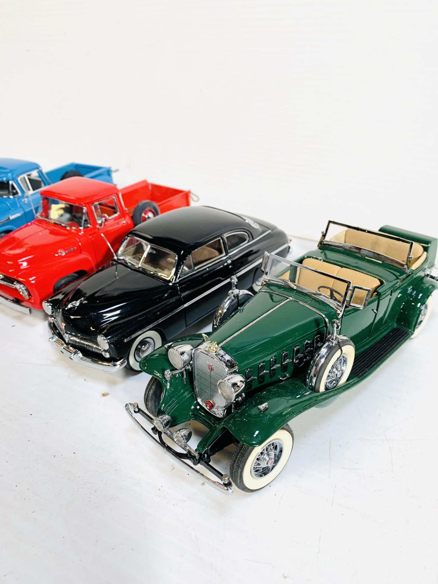 Six Danbury Mint 1:24 model vehicles - Image 2 of 5