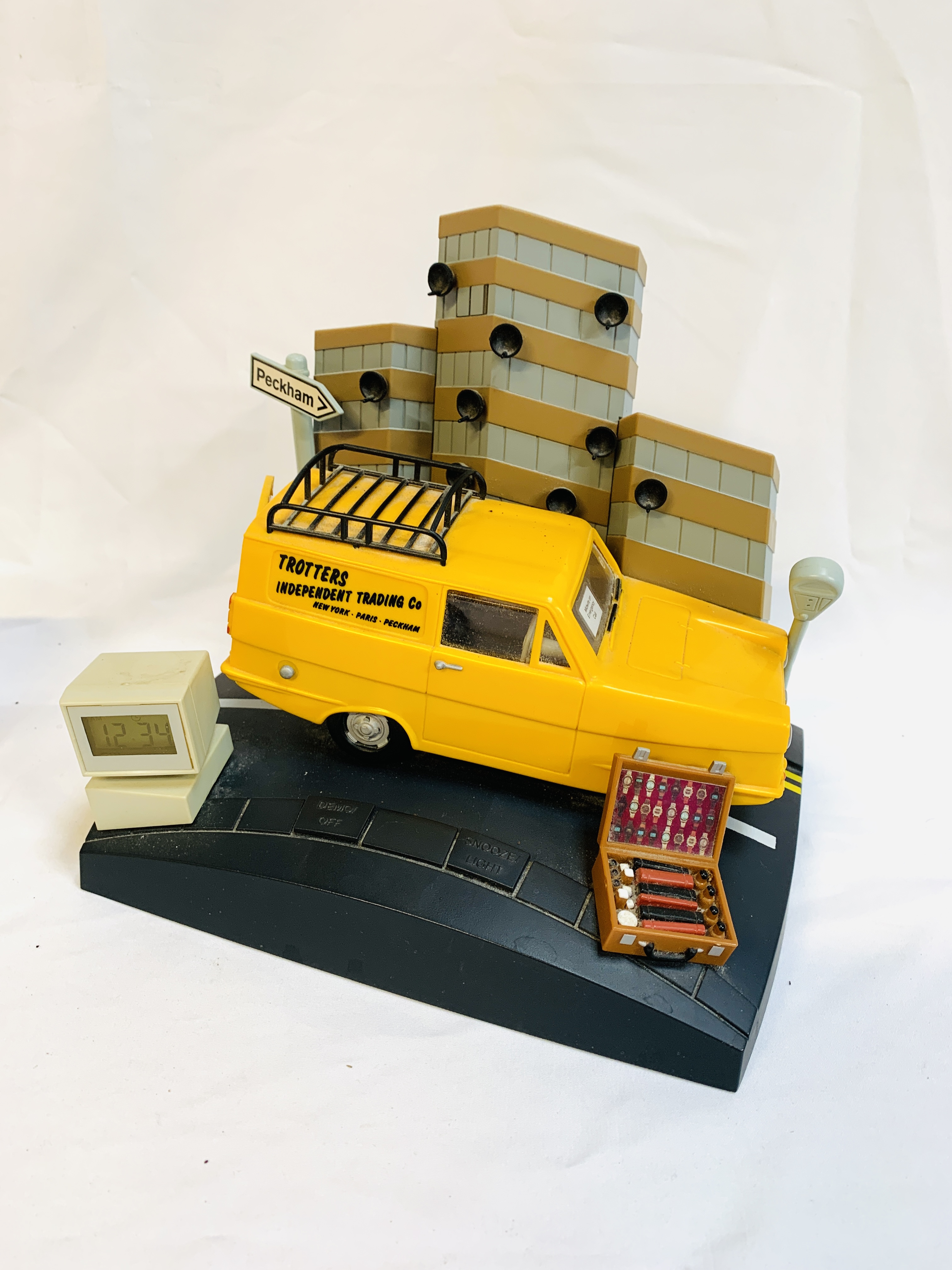 Wesco Only Fools and Horses model car digital clock, together with six diecast model cars. - Image 2 of 3