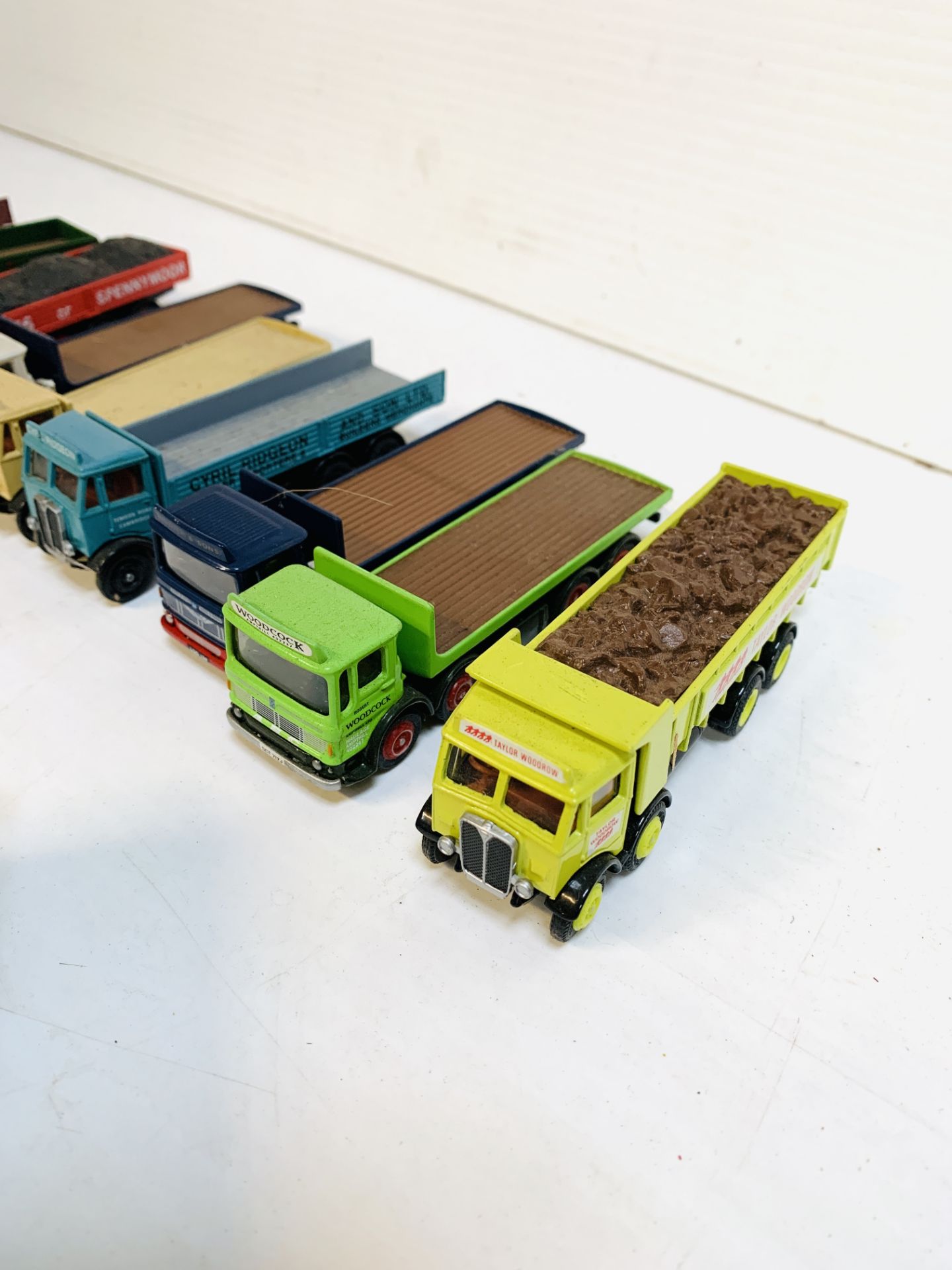 Fifteen diecast model lorries and coaches - Bild 2 aus 7