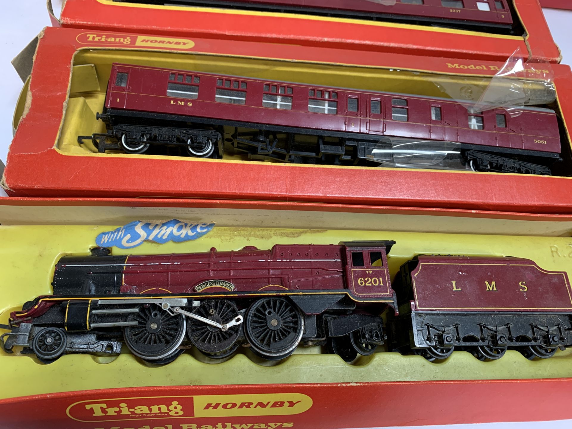 Collection of Tri-ang Hornby OO model trains - Image 9 of 10