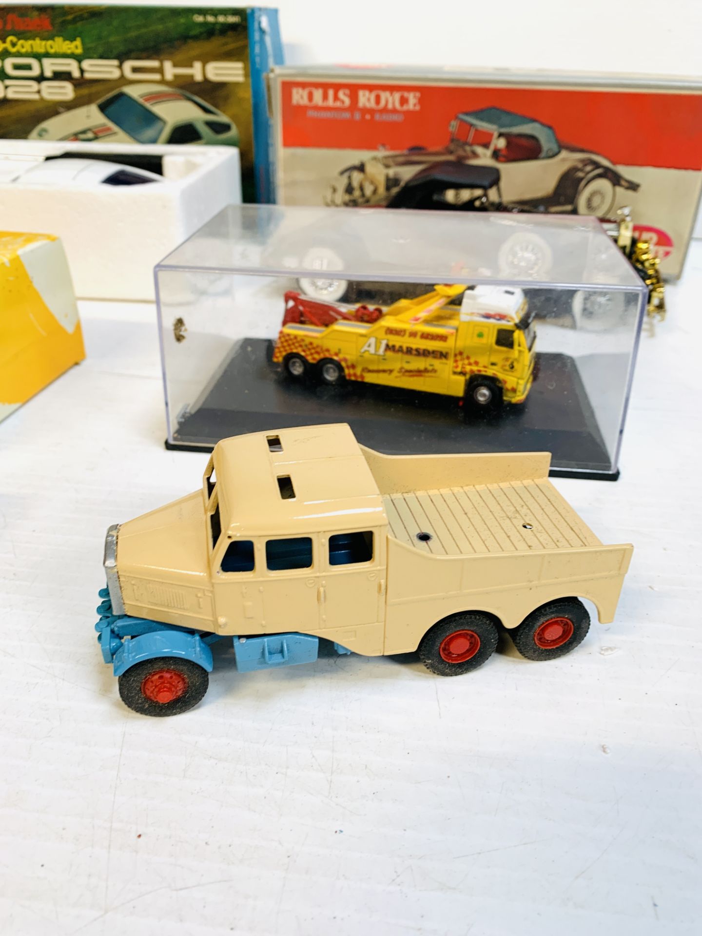 A Rolls Royce Phantom II transistor radio; a Radio-controlled model Porsche 928 with others - Image 3 of 6