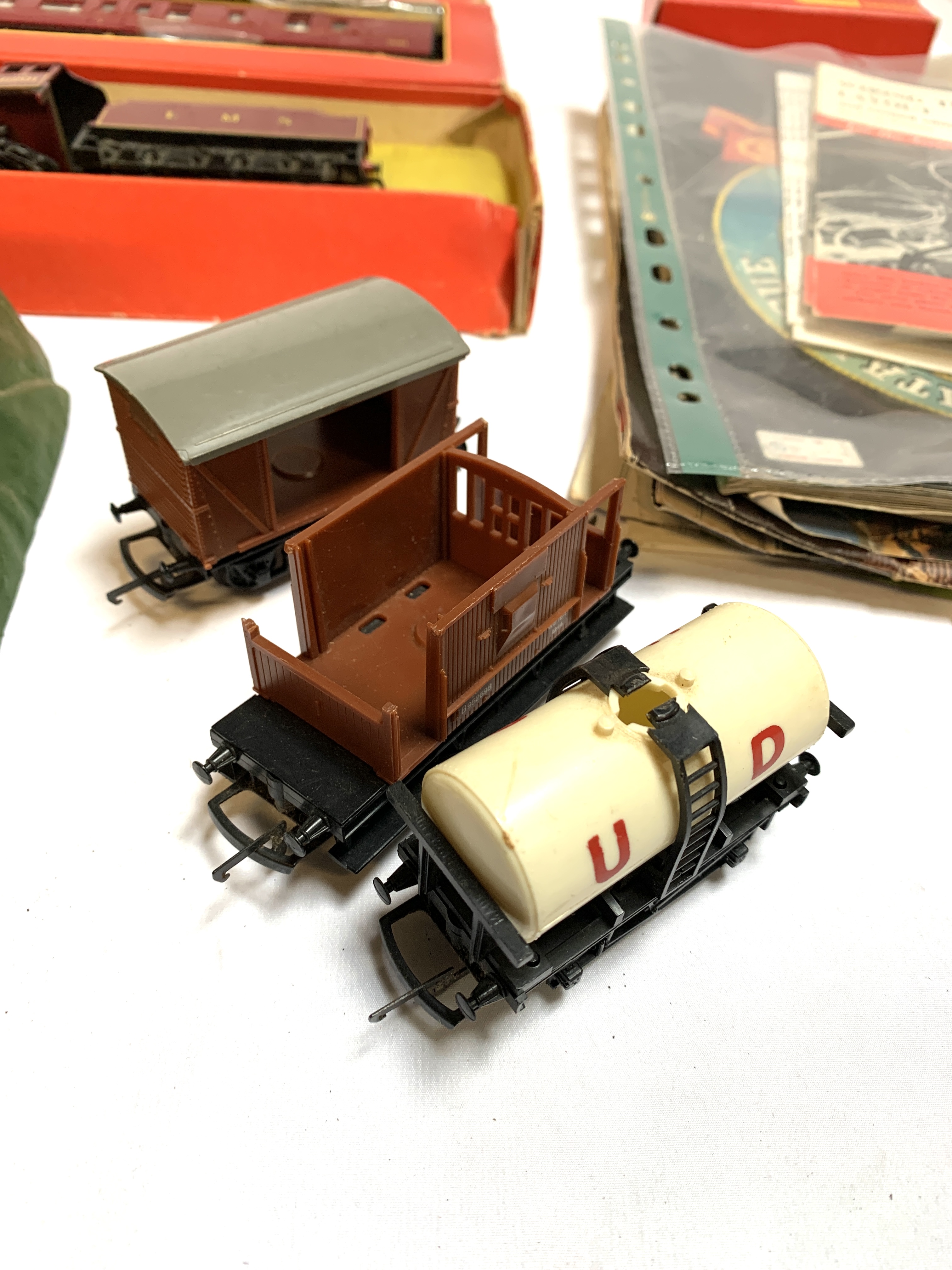 Collection of Tri-ang Hornby OO model trains - Image 10 of 10