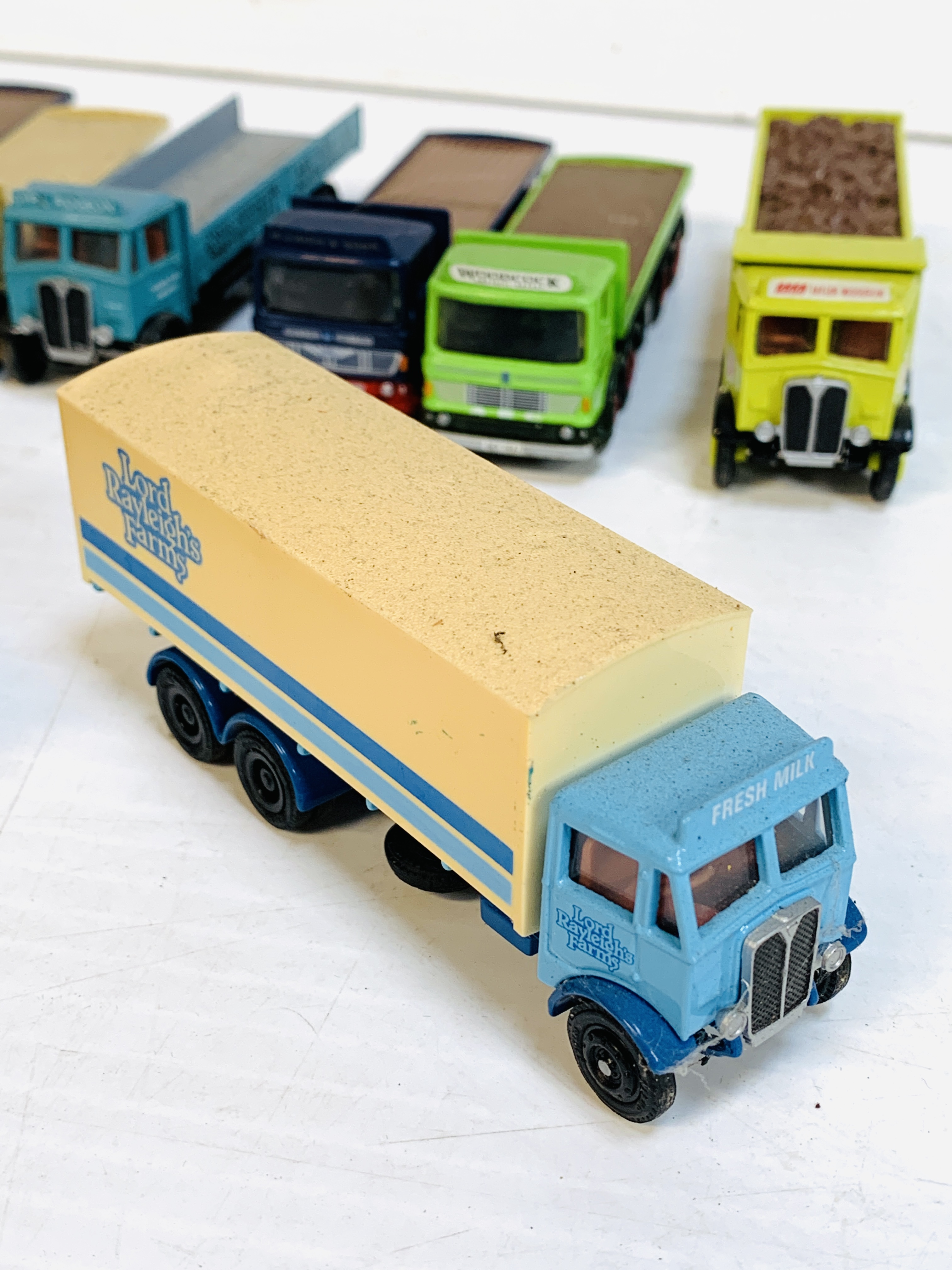 Fifteen diecast model lorries and coaches - Image 6 of 7