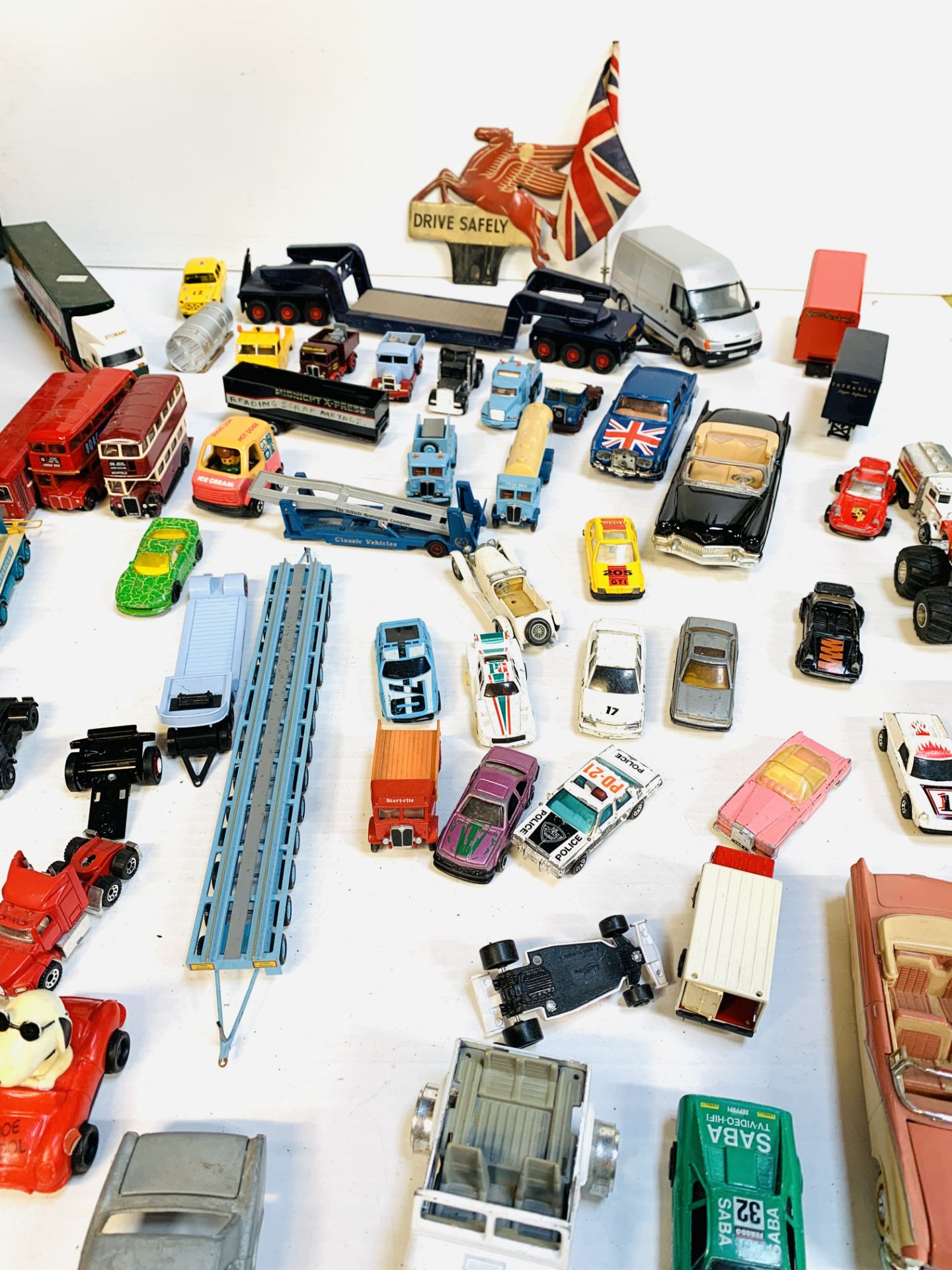 Collection of mainly diecast model vehicles