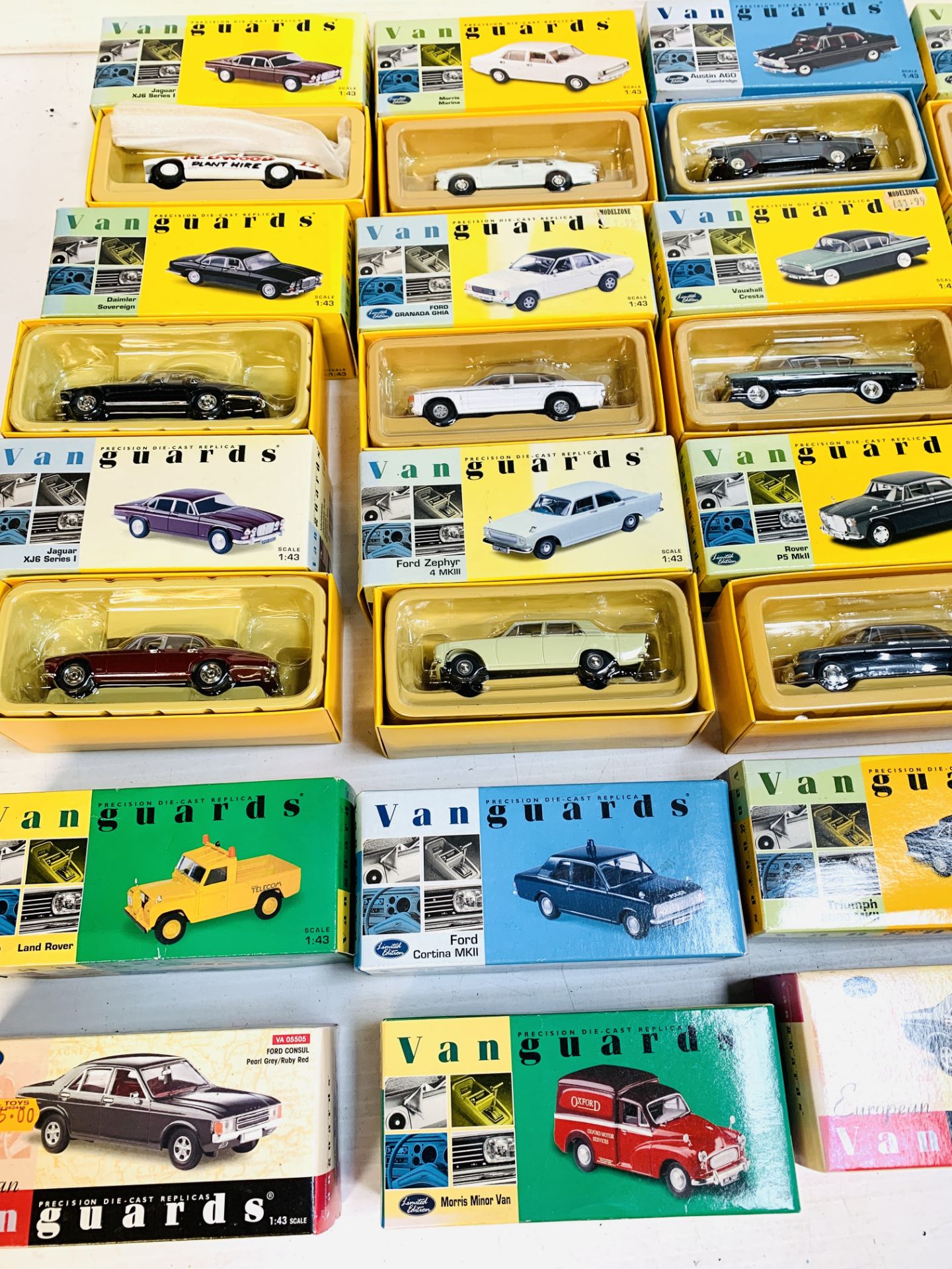 Nineteen boxed Vanguards diecast model cars and vans. - Image 6 of 6