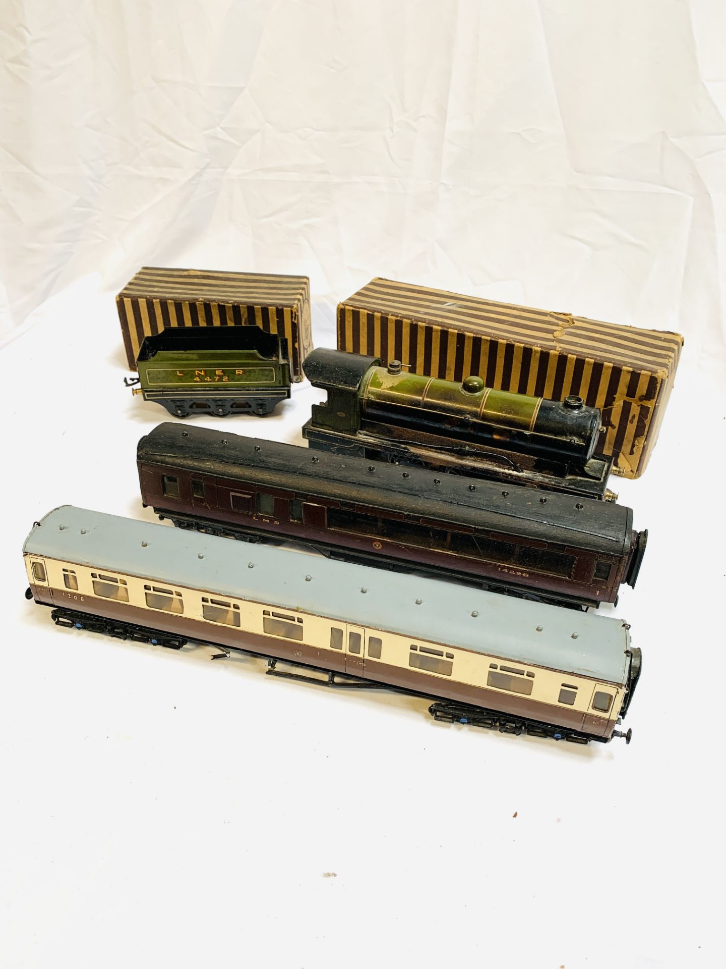 Bowman Models O gauge steam locomotive number 234, tender model 250; LMS and GWR coach - Image 4 of 8
