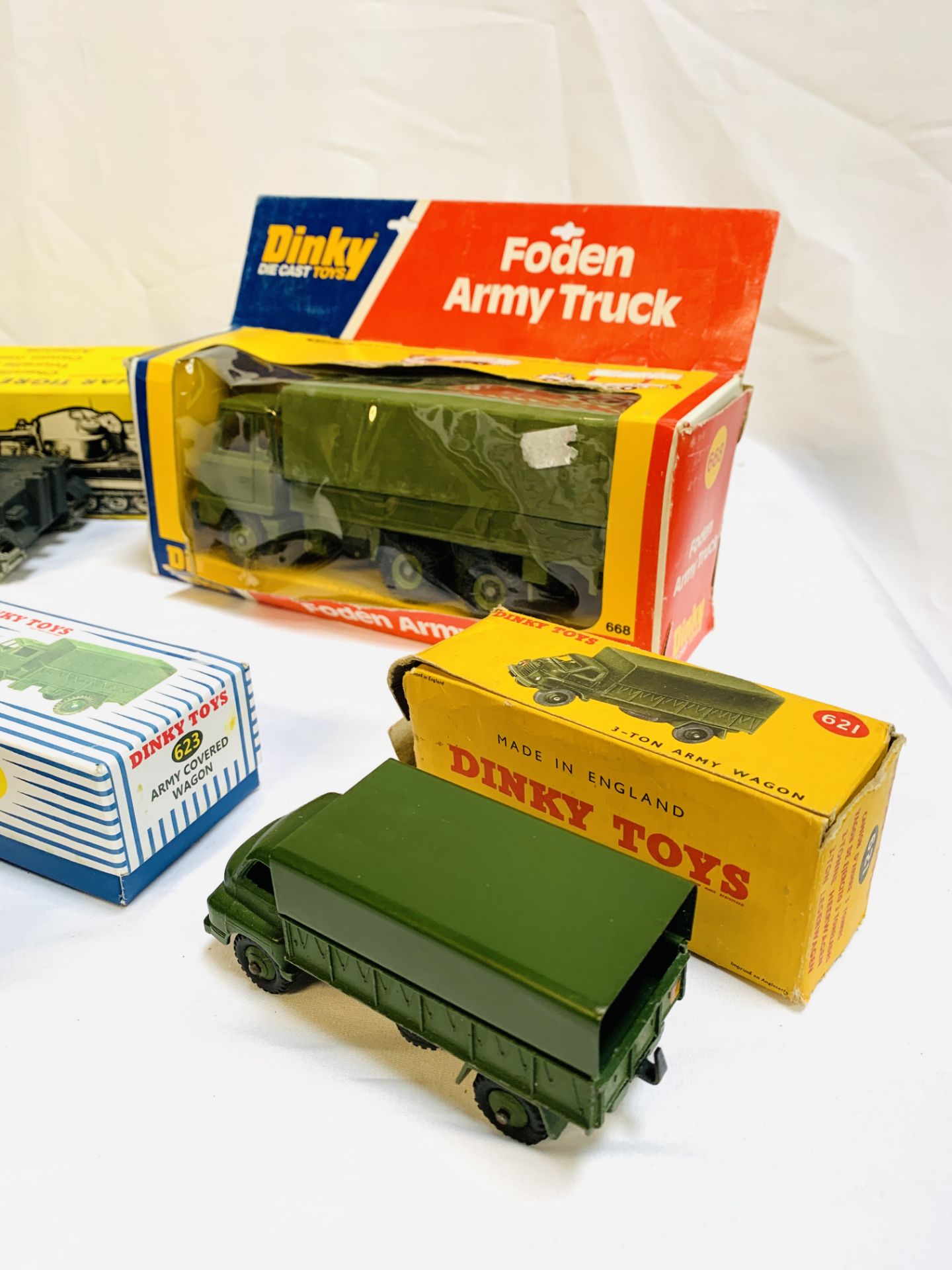 A collection of mainly Dinky model vehicles - Bild 5 aus 6